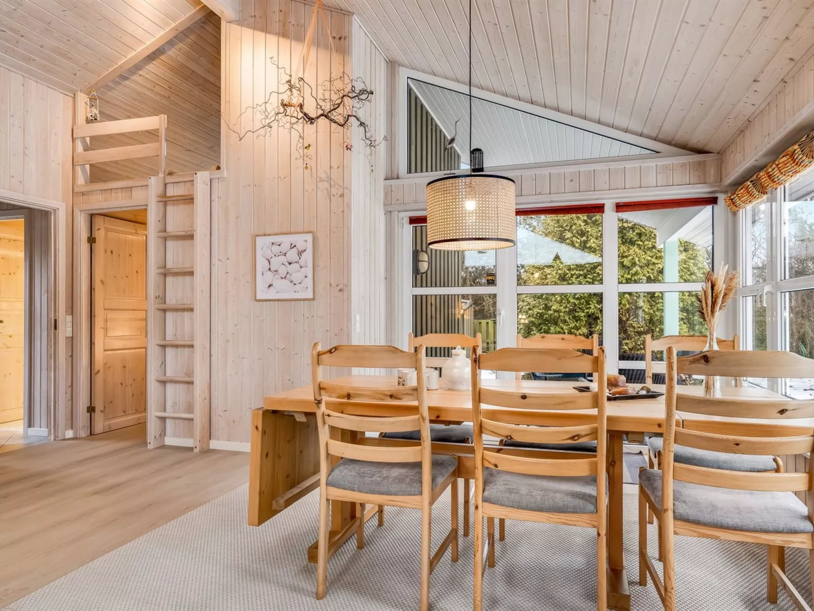 "Henne" -  from the sea-Binnen