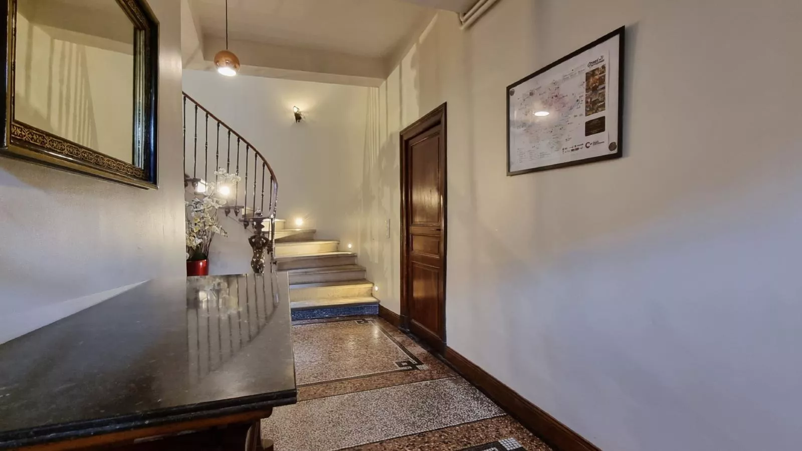 La maison des Vendangeurs 6-Overloop