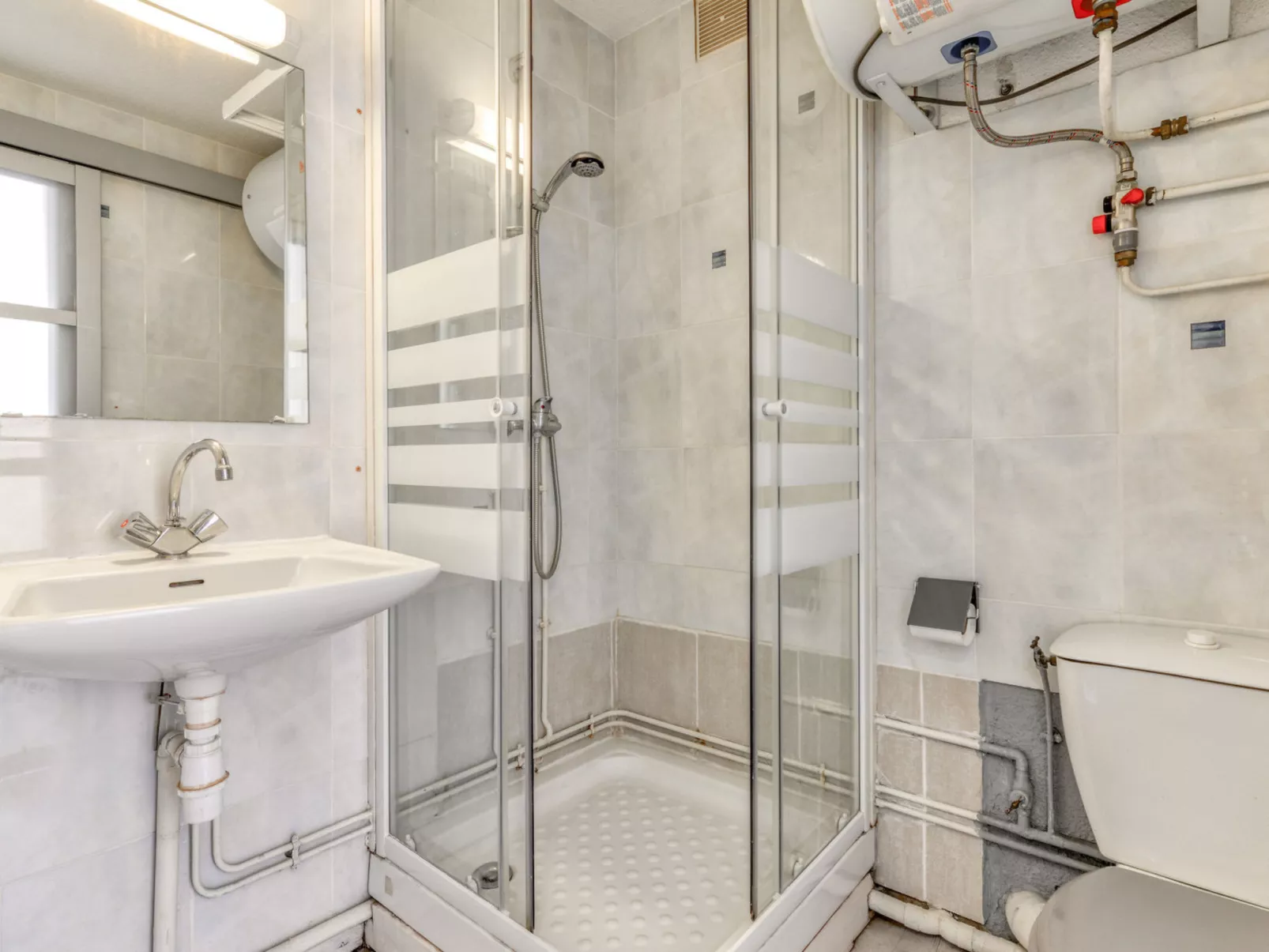 Les 4 Soleils AB-Binnen