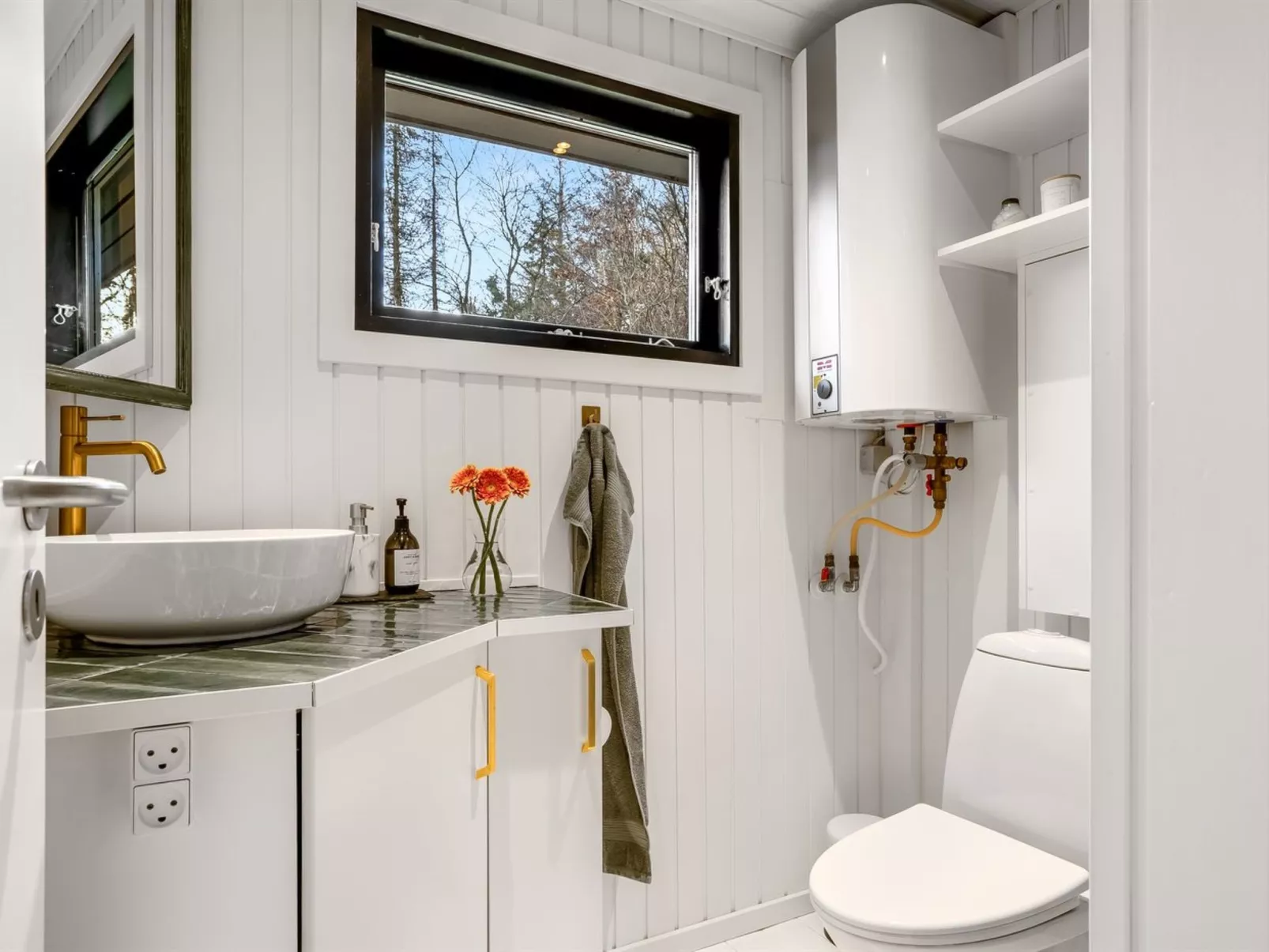 "Dreng" -  from the sea - Binnen