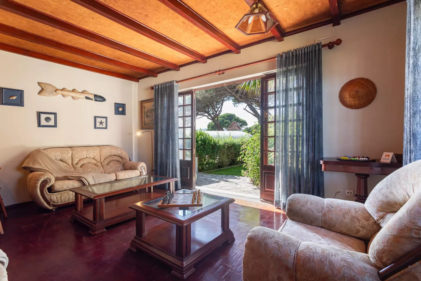 Charming  House and Terrace By Gt House-Woonkamer