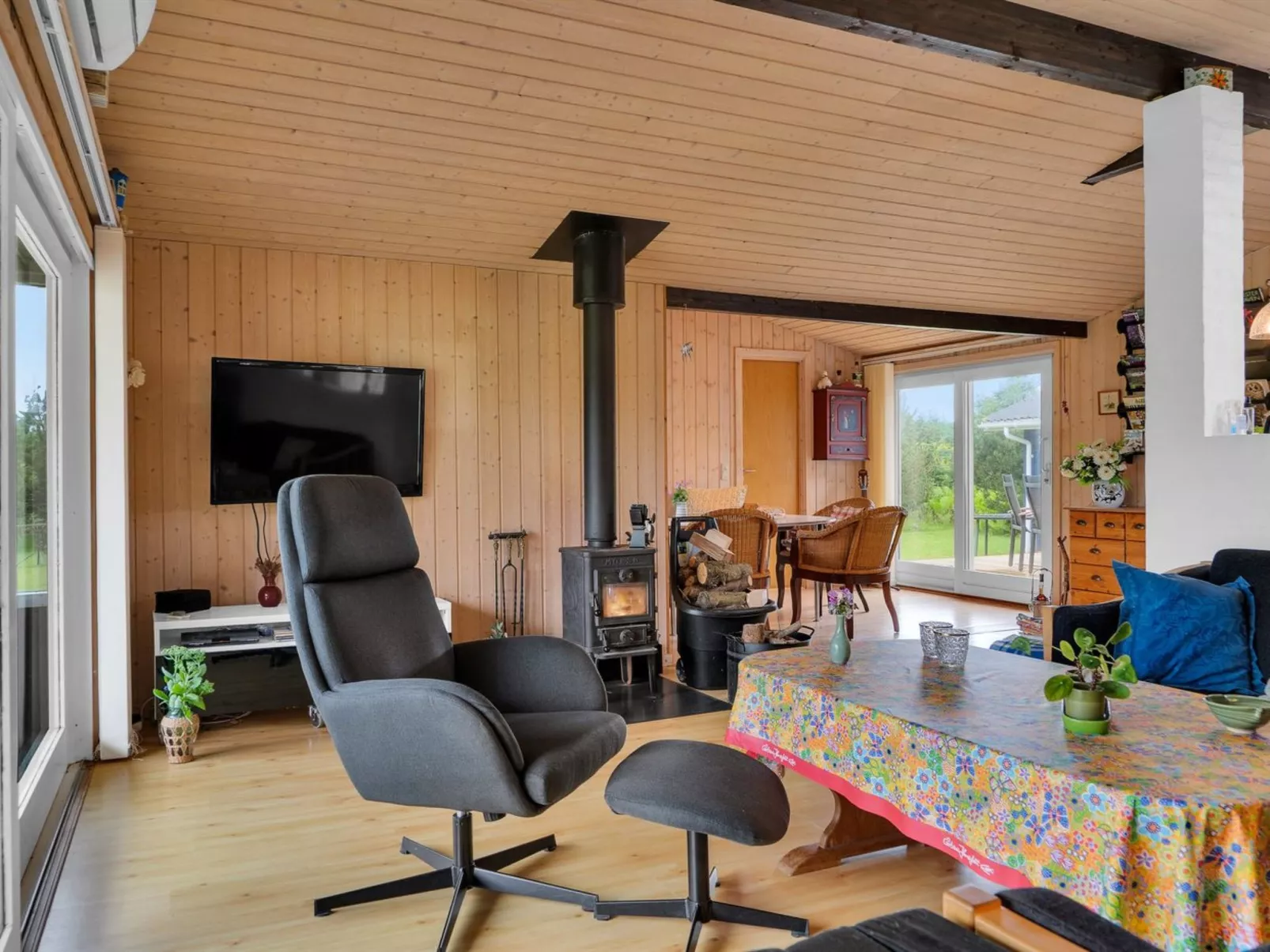 "Ilja" - 700m from the sea-Binnen