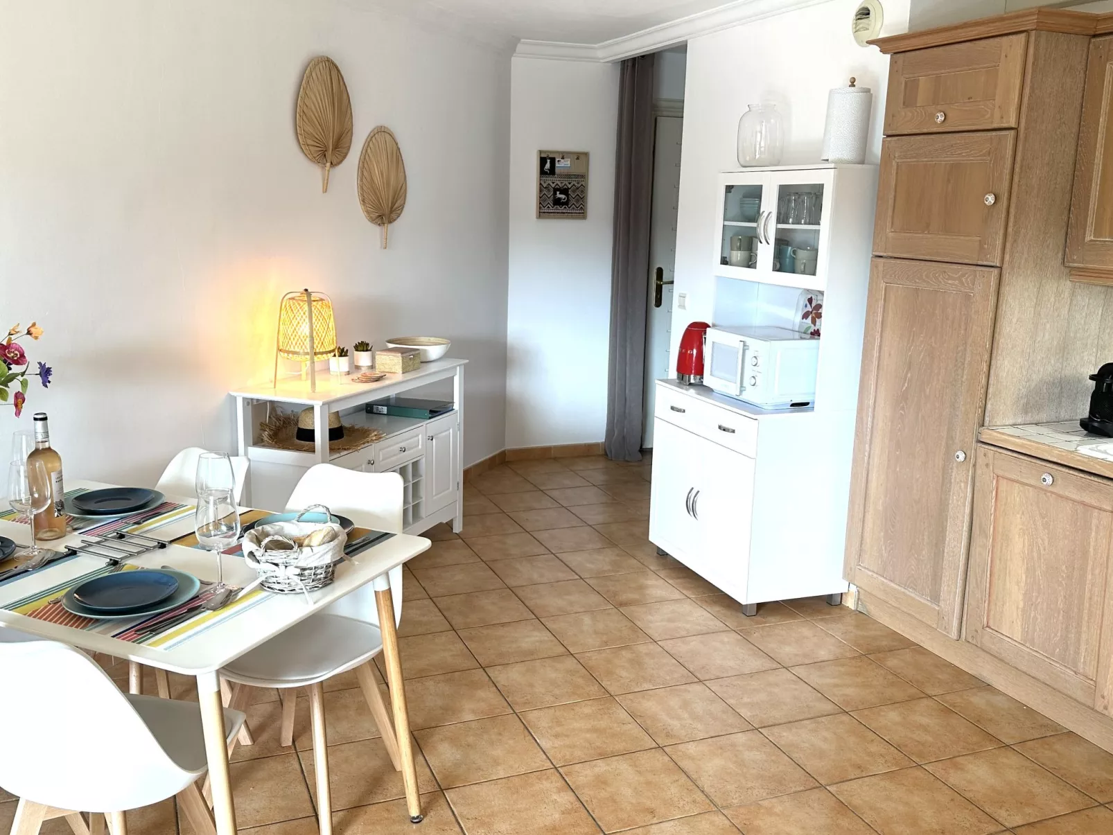 Les Pins Bleus-Binnen