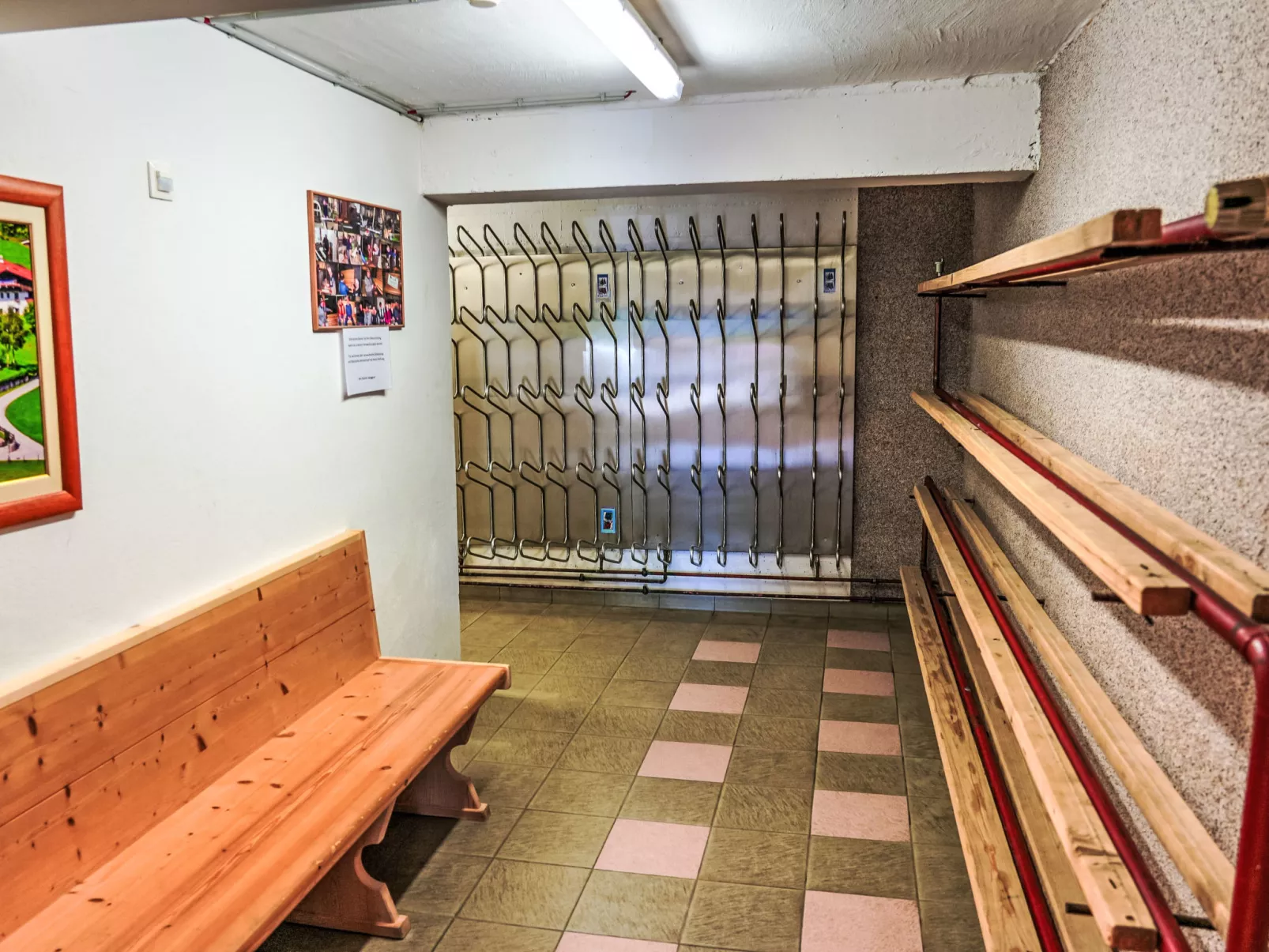 Aparthotel Iris-Binnen