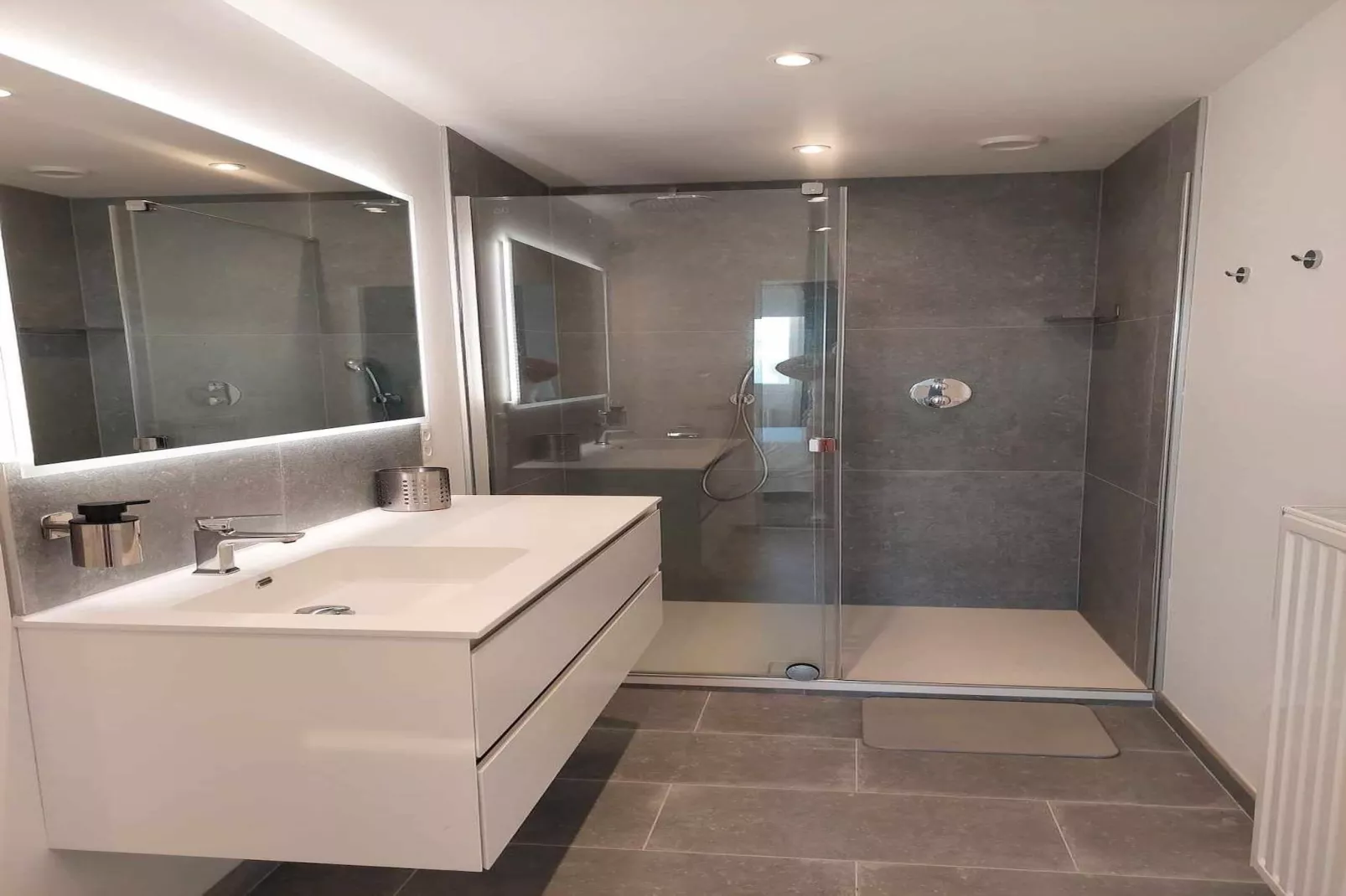 SPLENDID VIEW AYWAILLE-Badkamer