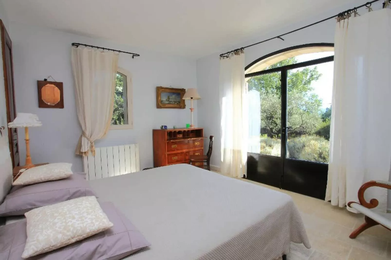 Maison authentique au coeur des garrigues Luberon-Slaapkamer