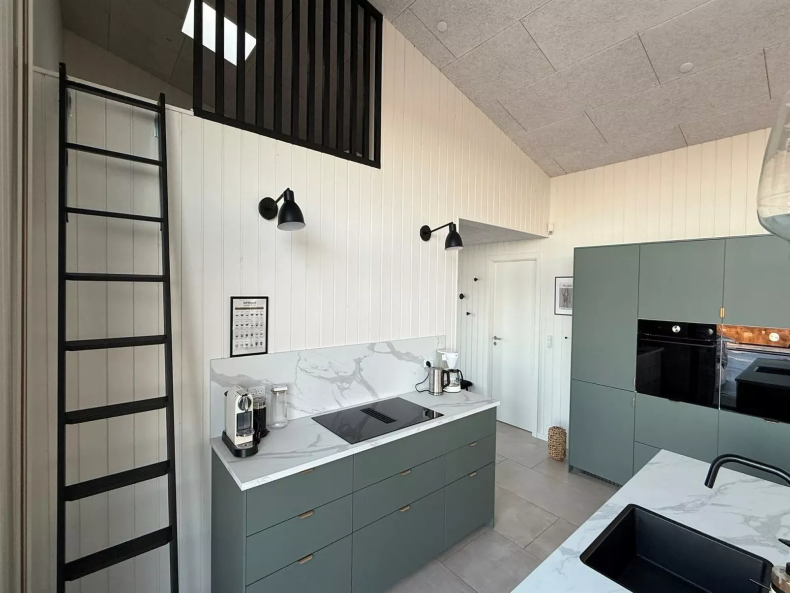 "Marten" - 500m from the sea-Binnen