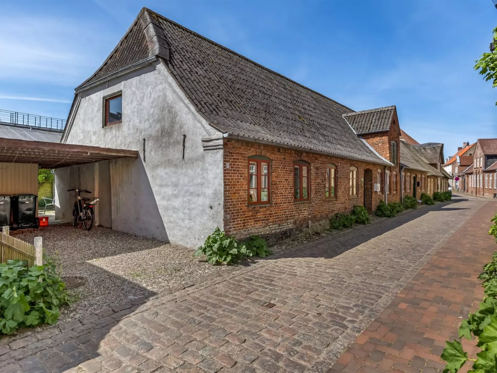 "Spase" - 23km from the sea - Buiten