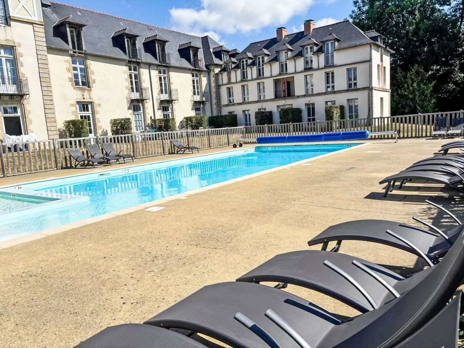 Le Château de Kergonano - Buiten