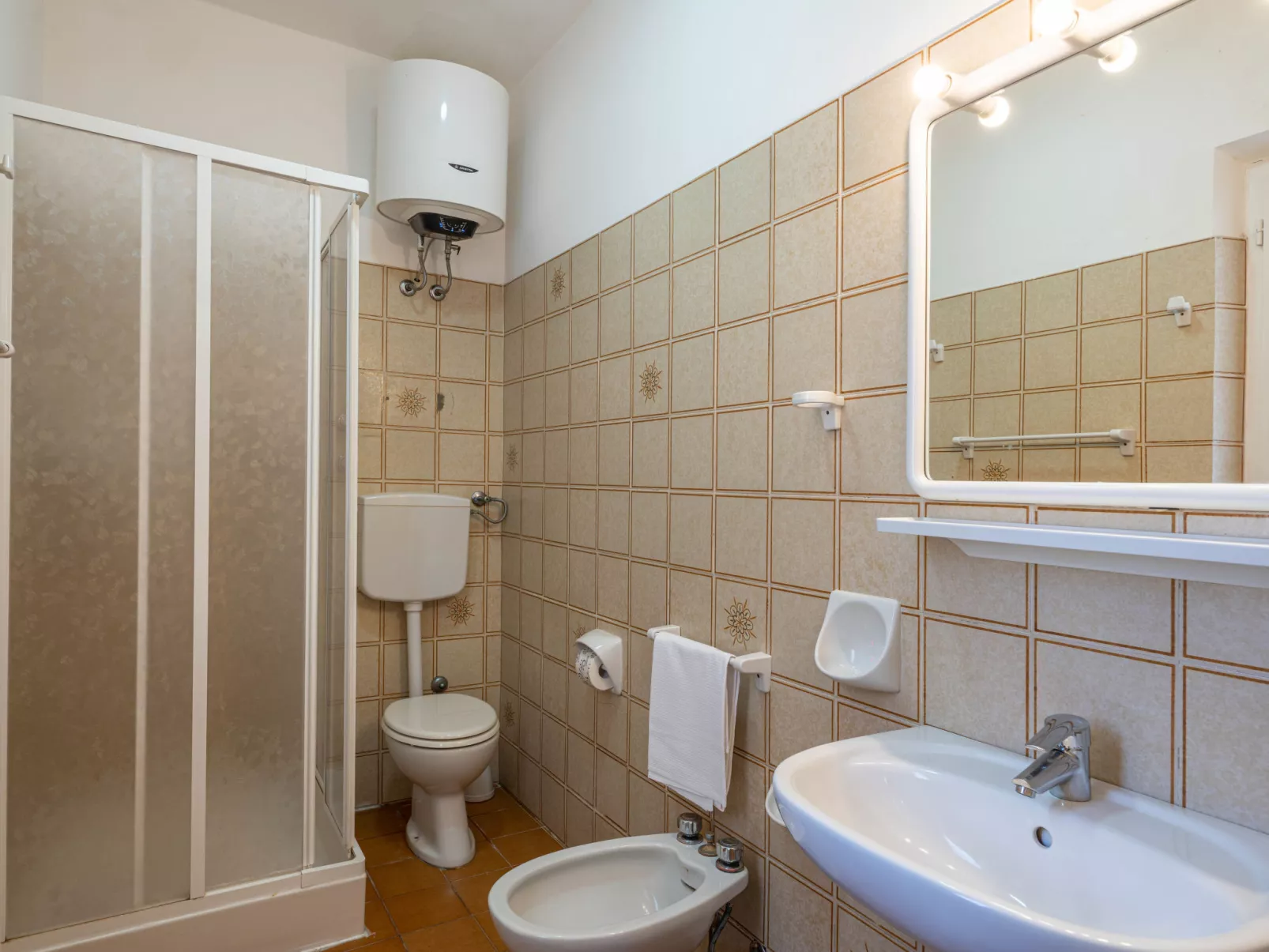 Elbamar Lacona 1 - Binnen