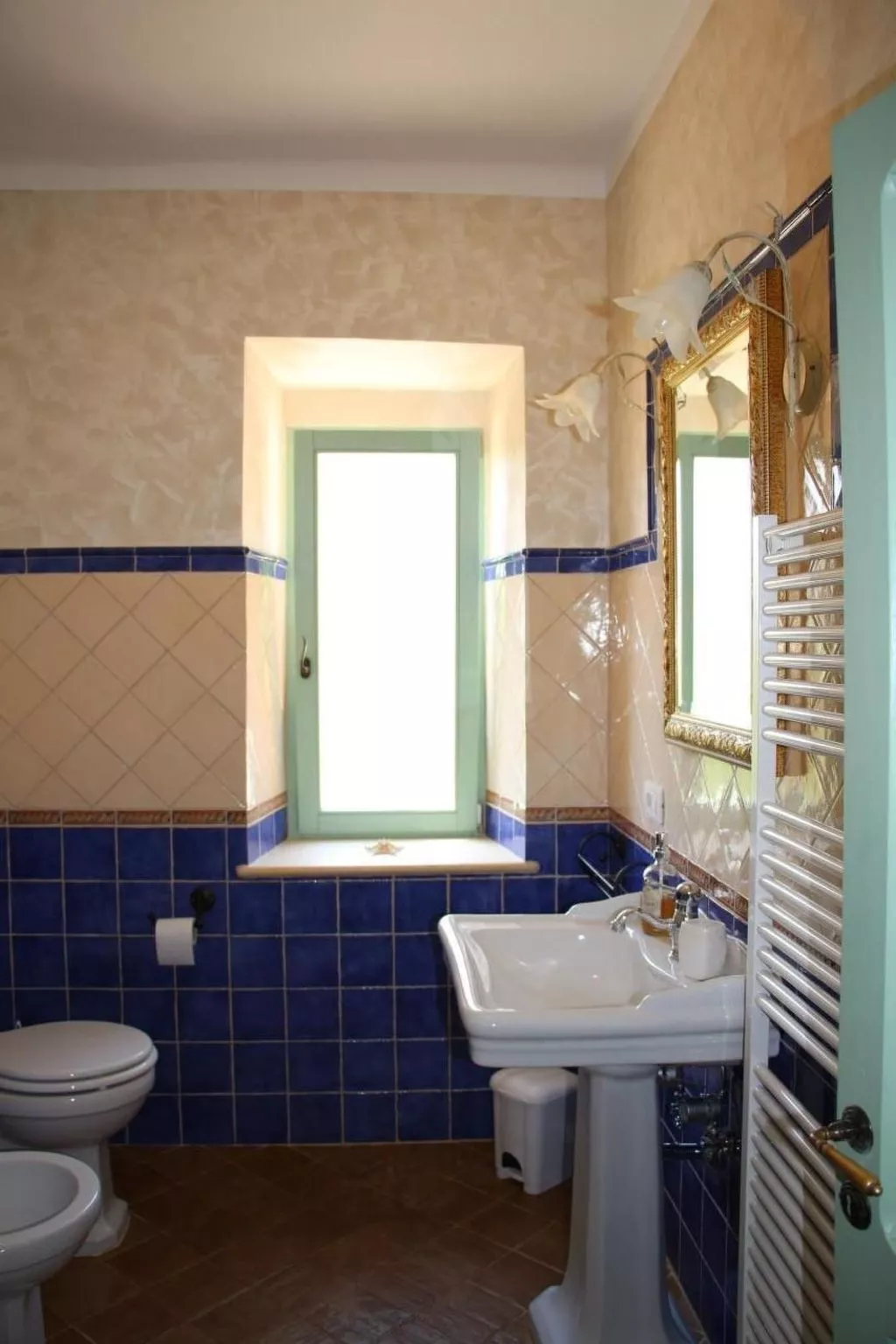 Casa Sacciofa in Monte Rinaldo - Image-tags.info