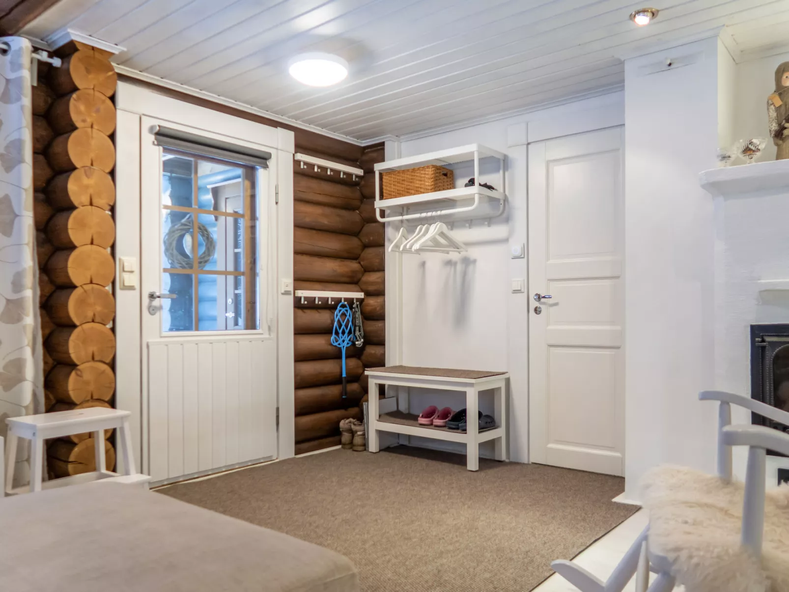 Linnanhelmi (ent. metsäpeura) - Binnen