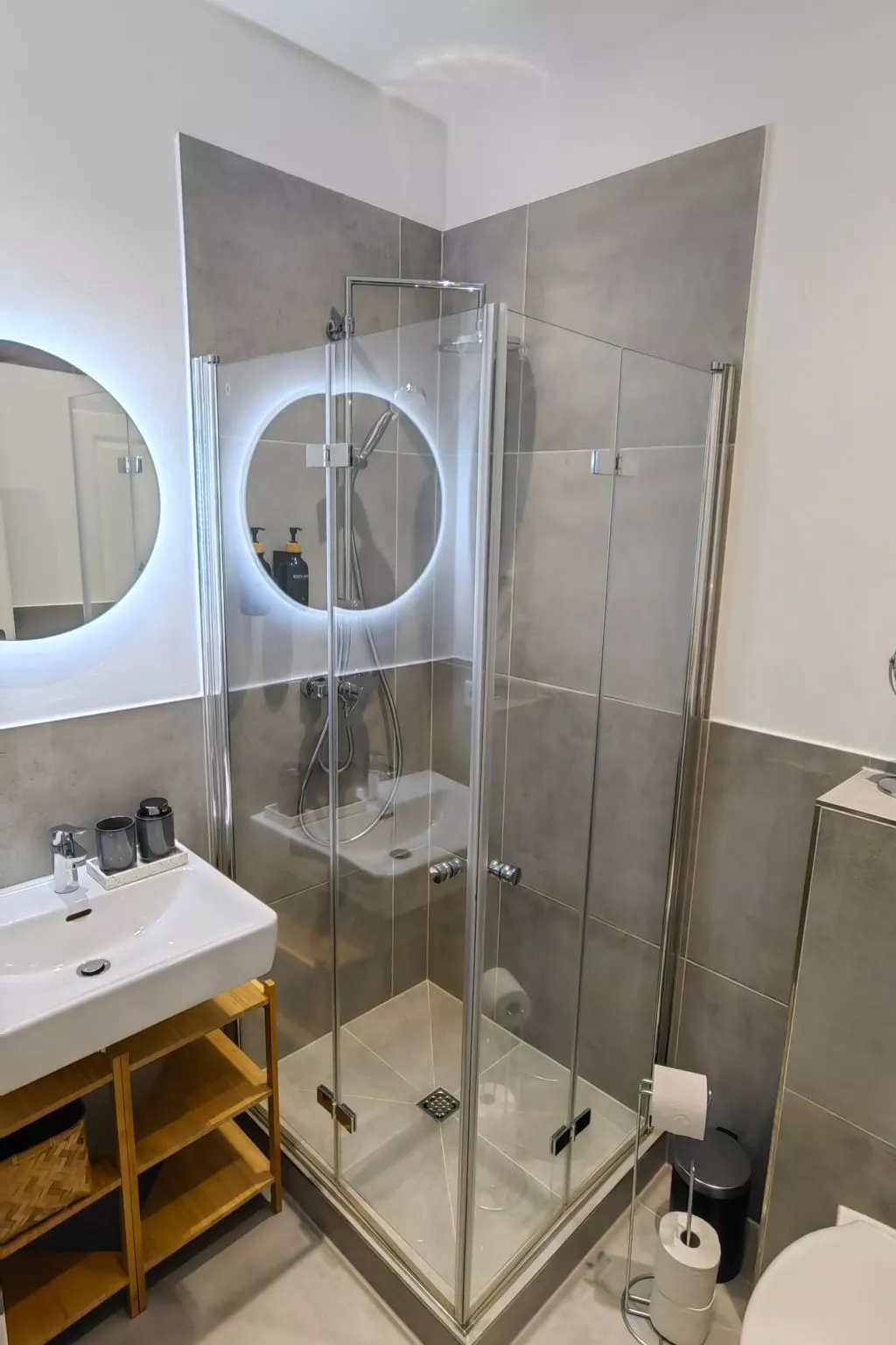 250m Rhein - ruhiges Apartement nähe Hbf -K-111-S - Image-tags.info