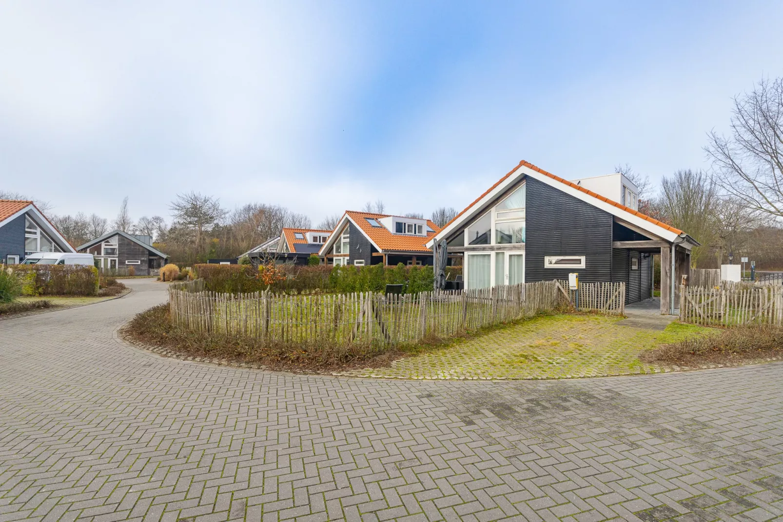 Zonnedorp 1 Solskin Renesse | Beach Holiday in Modern Holiday Home - Buitenkant zomer