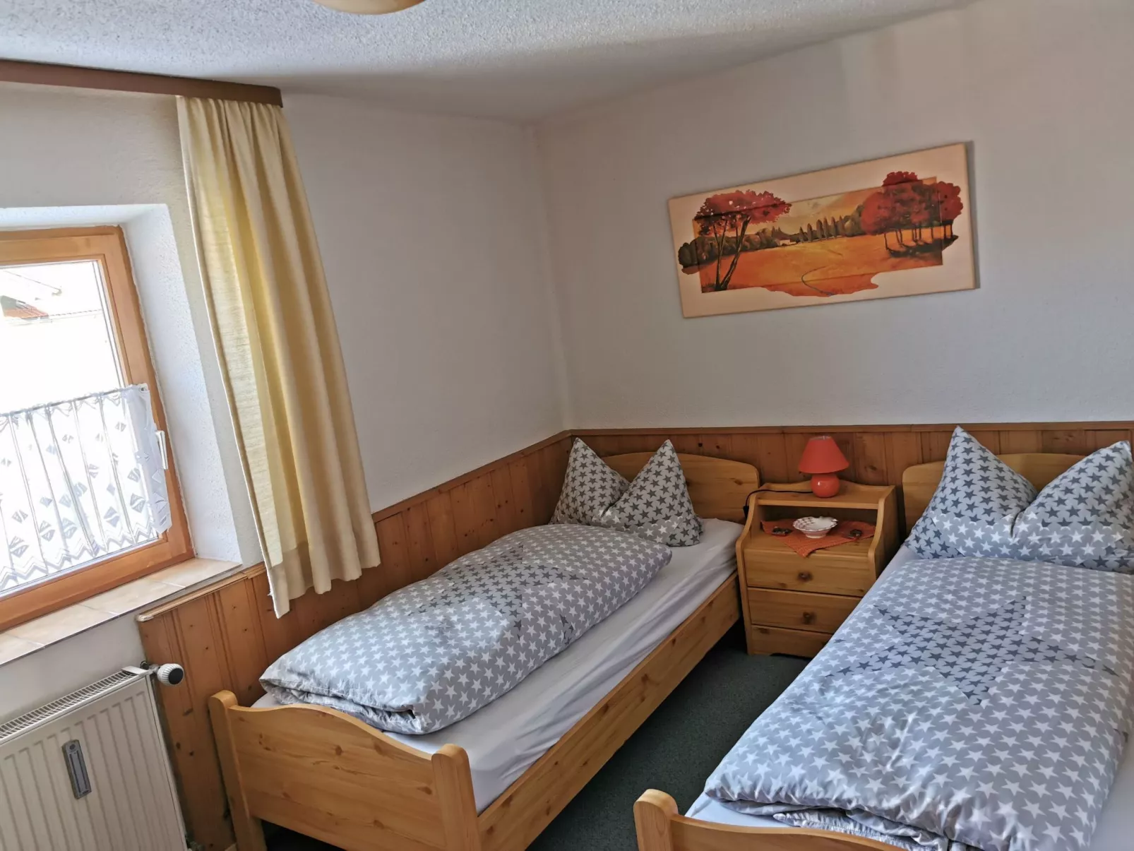 Mit komplett eingerichteter Küchenzeile im Wohnraum - Image-tags.info