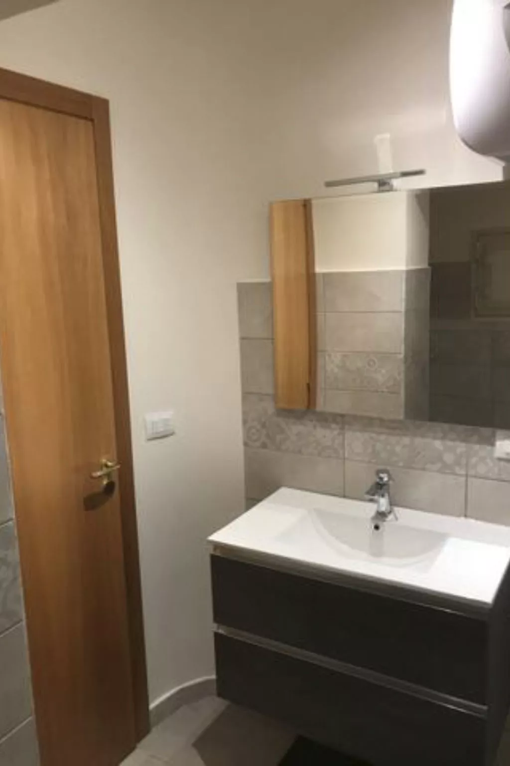 Alley's Haus - Image-tags.info