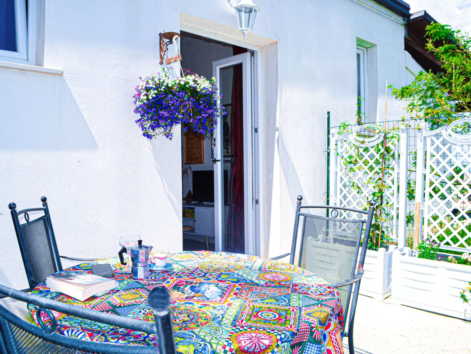 Mit privatem Garten, Meerblick und Gemeinschaftspool - Image-tags.info