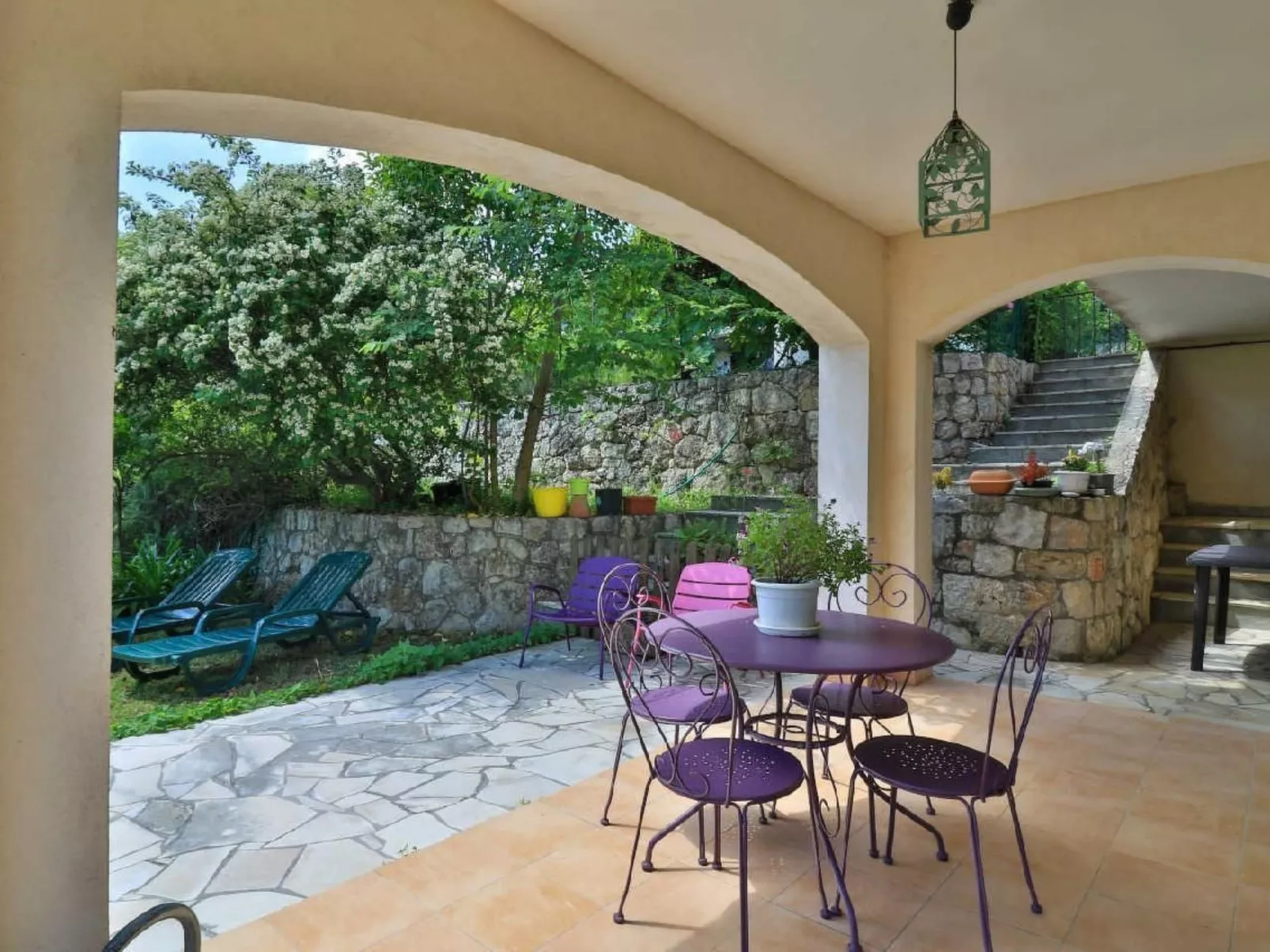 Appartement in Le Bar-Sur-Loup mit Eigenem Garten - Image-tags.info