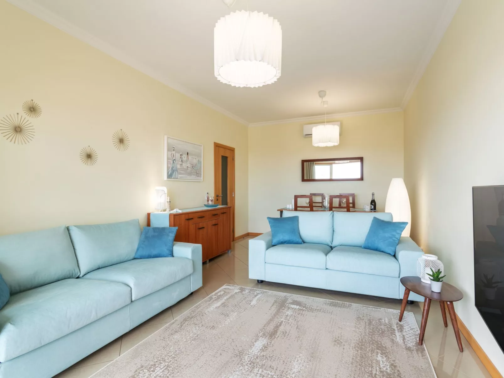 "Elena 1" mit Blick auf das Wasser - Image-tags.info