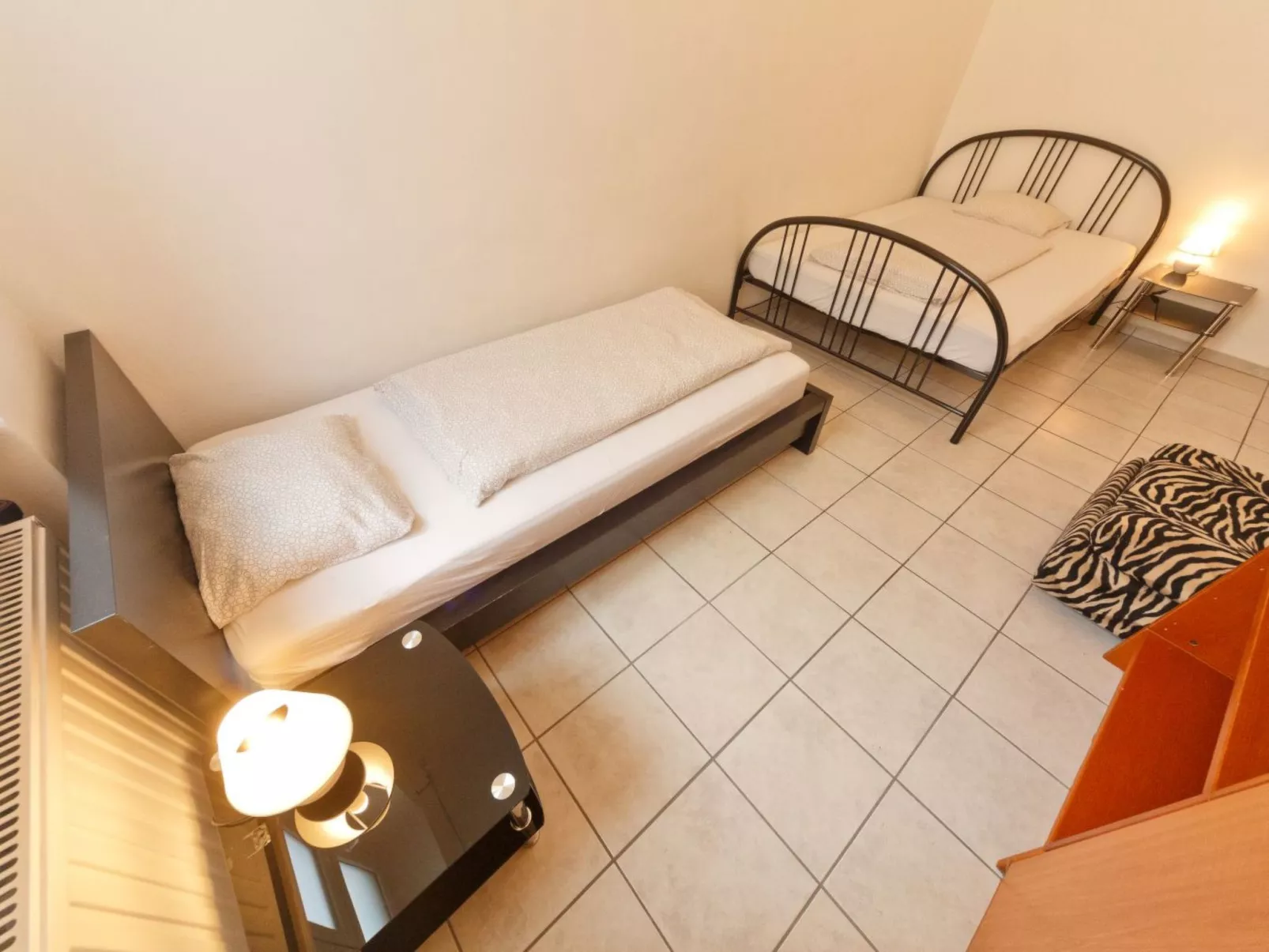 Große Ferienwohnung in Fünfhaus mit Garten - Image-tags.info