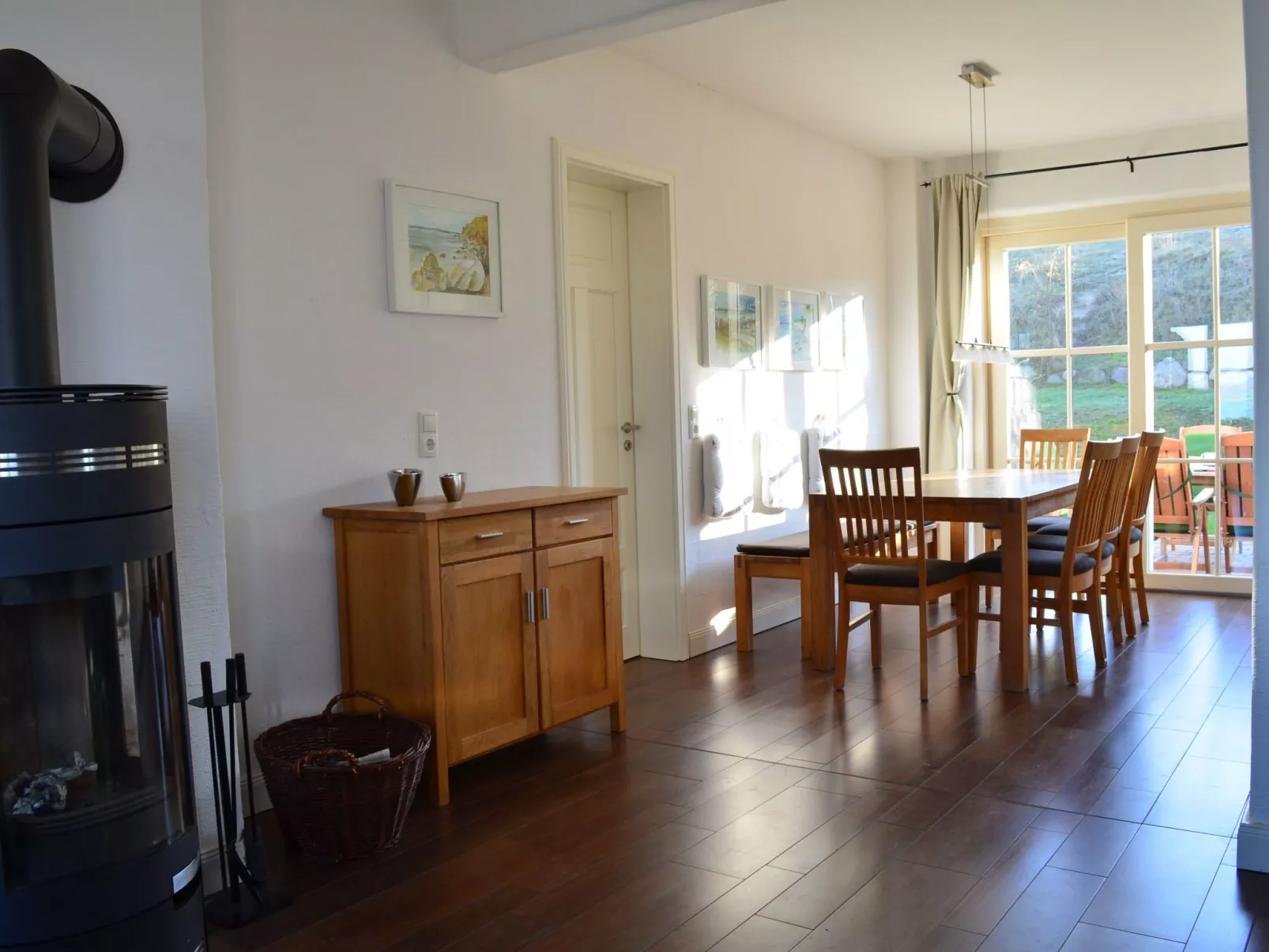 TRADITIONELLES REETDACHHAUS MIT SAUNA, KAMINOFEN UND PRIVATEM WASSERZUGANG - Image-tags.info