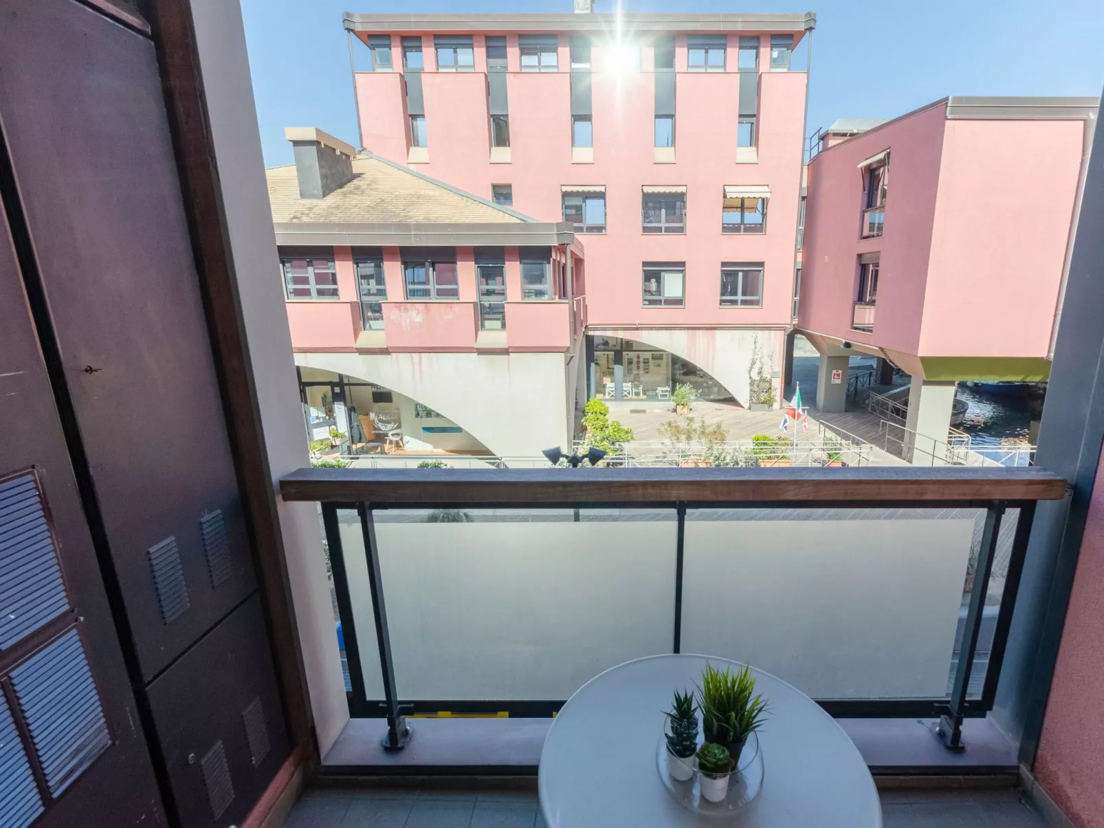 Dock of the Bay Genova, 2b 1b, 2 garage e balcone - Image-tags.info