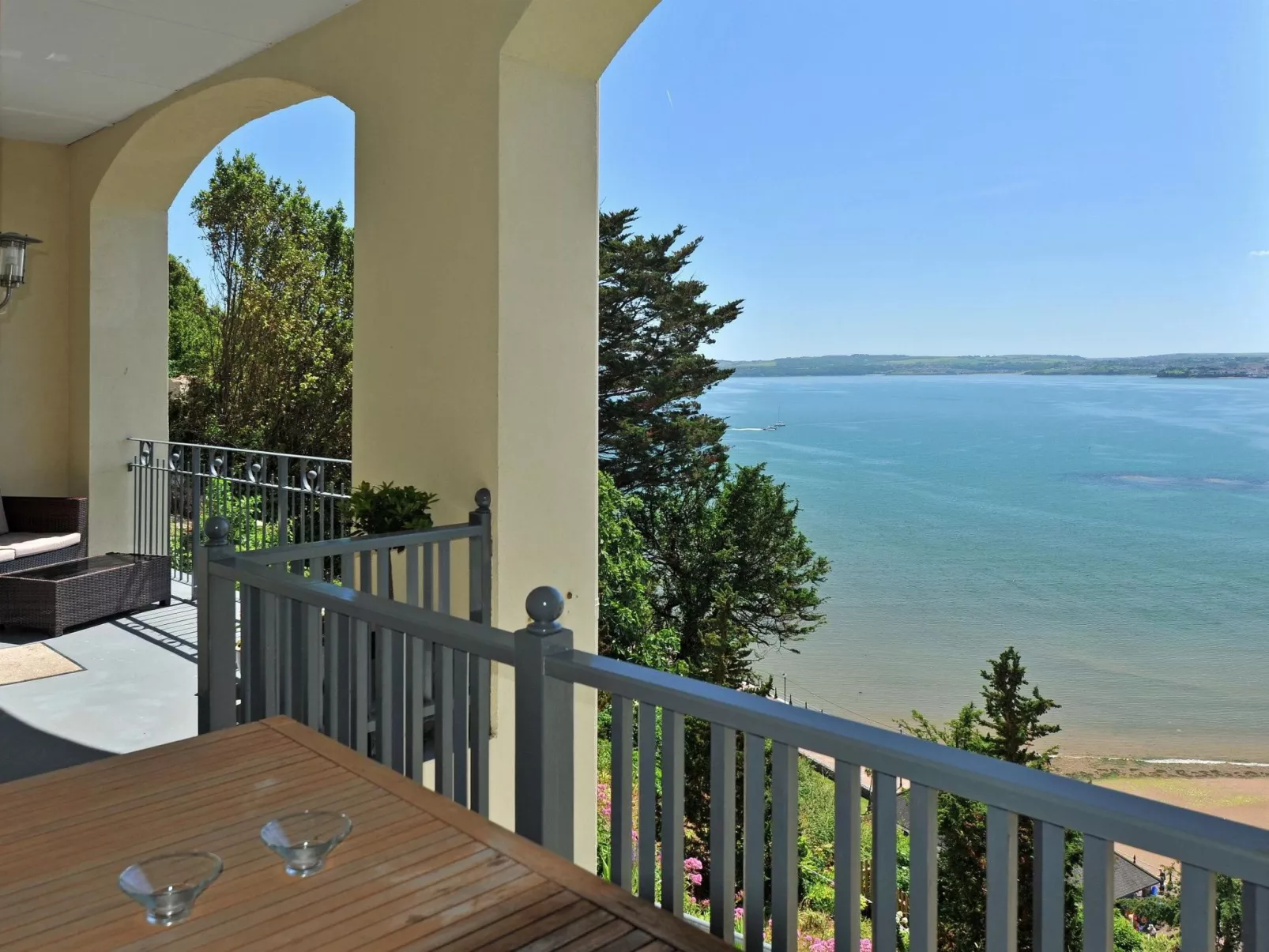 Helles Appartement in Torquay - Image-tags.info