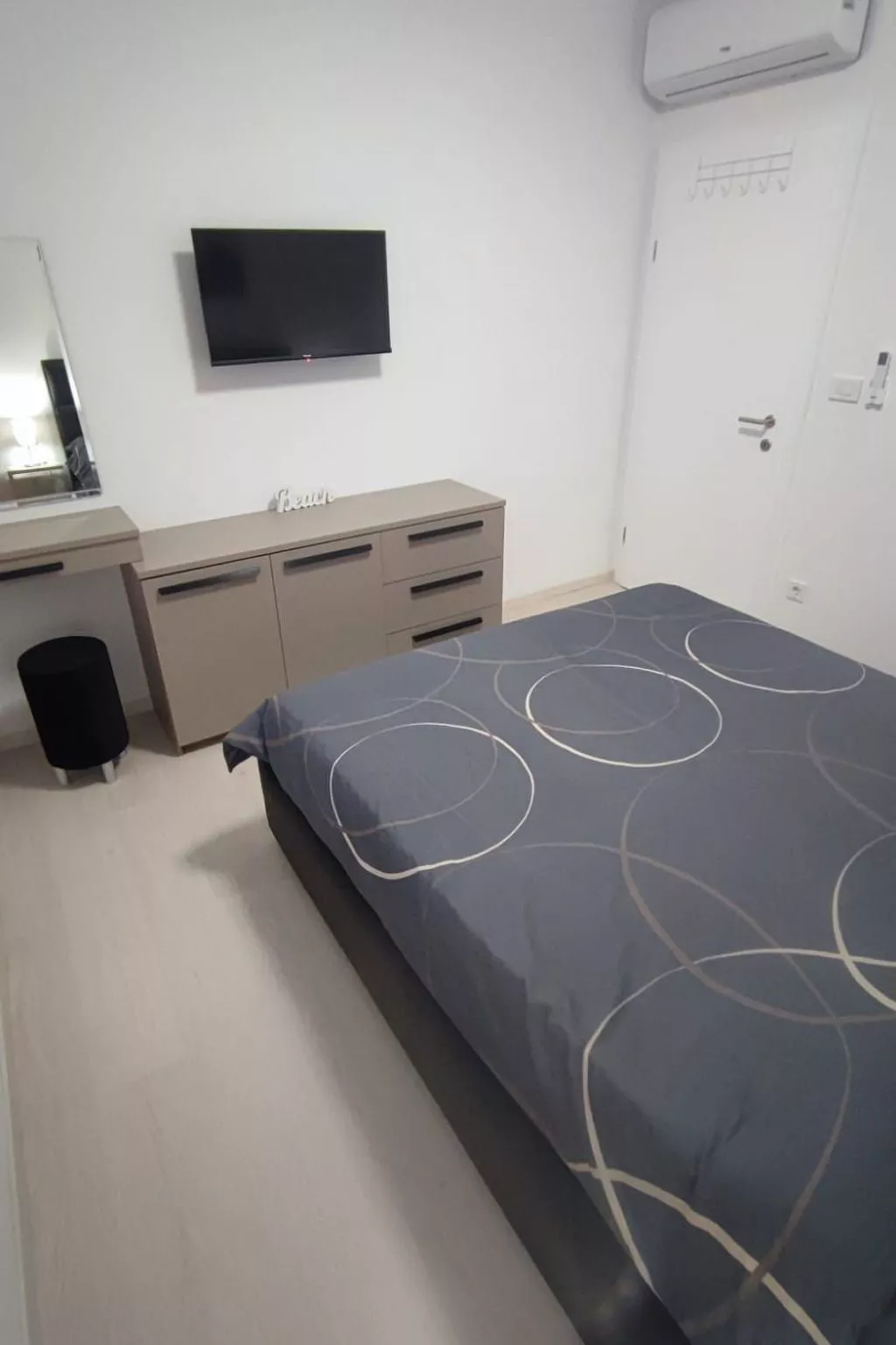 HH Cvetkovic - Image-tags.info