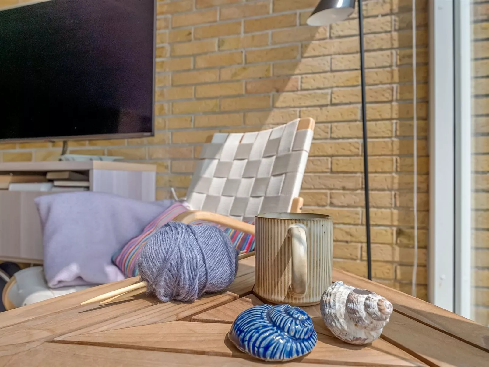 "Ellanora" - 50m from the sea - Binnen