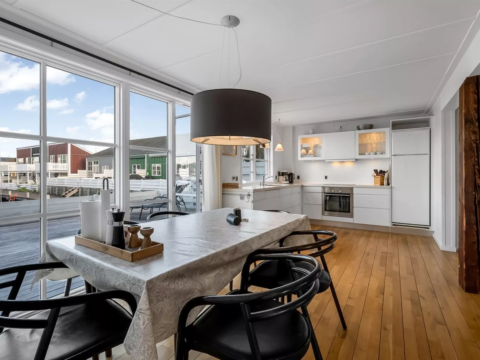 "Fina" - 10m from the sea-Binnen