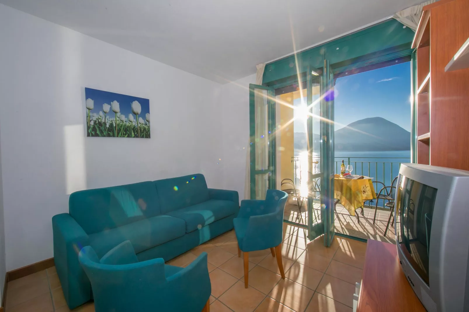 RESIDENCE PORTO LETIZIA - PALACE-1ROOM APT 4 PAX LAKE VIEW PLUS 8205 - P1LP4 - Woonkamer