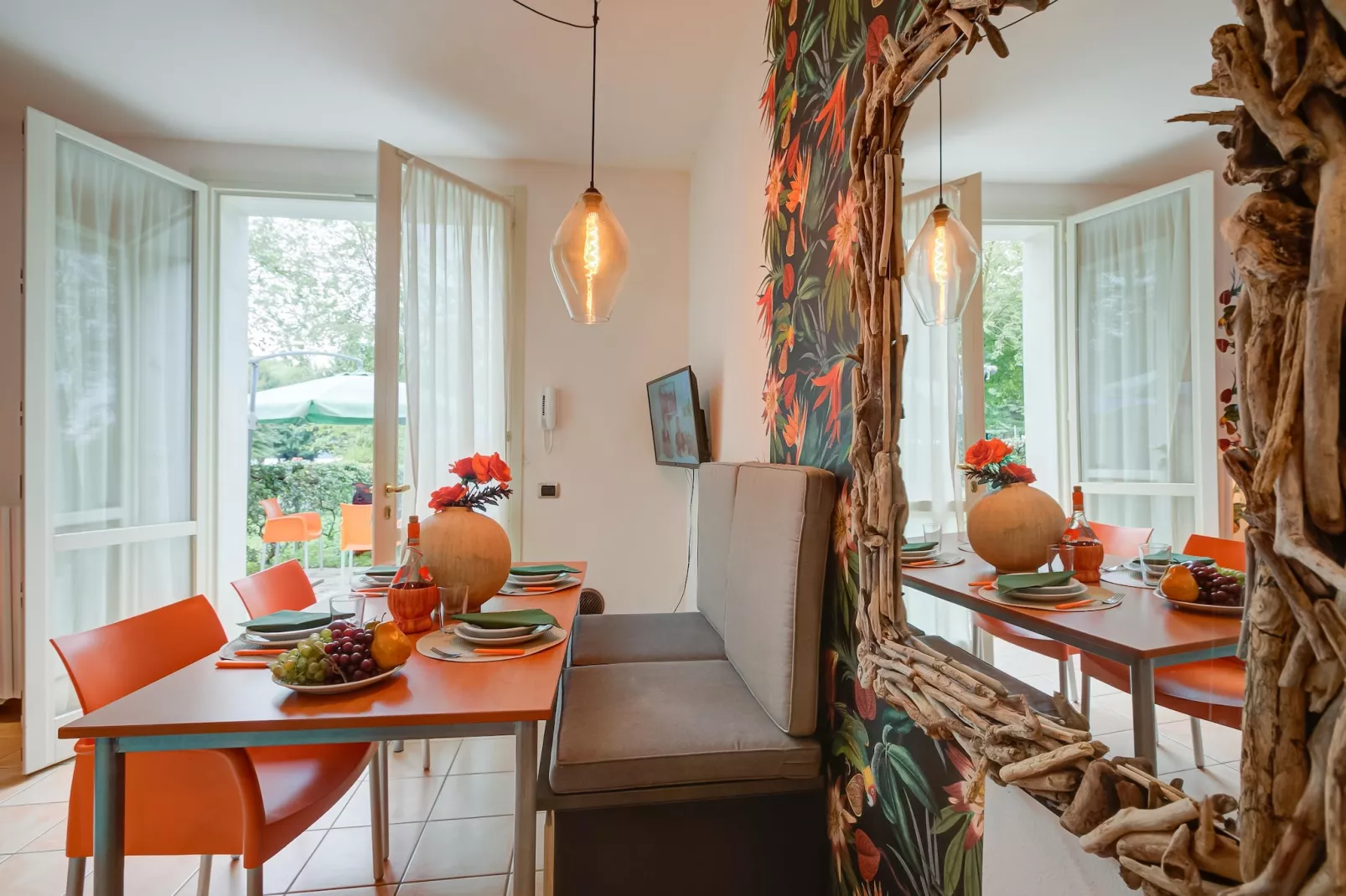 RESIDENCE PORTO LETIZIA - VILLAS-BILOCALE 4 PAX VISTA LAGO PLUS 8215 - V1LP4 - Eetkamer