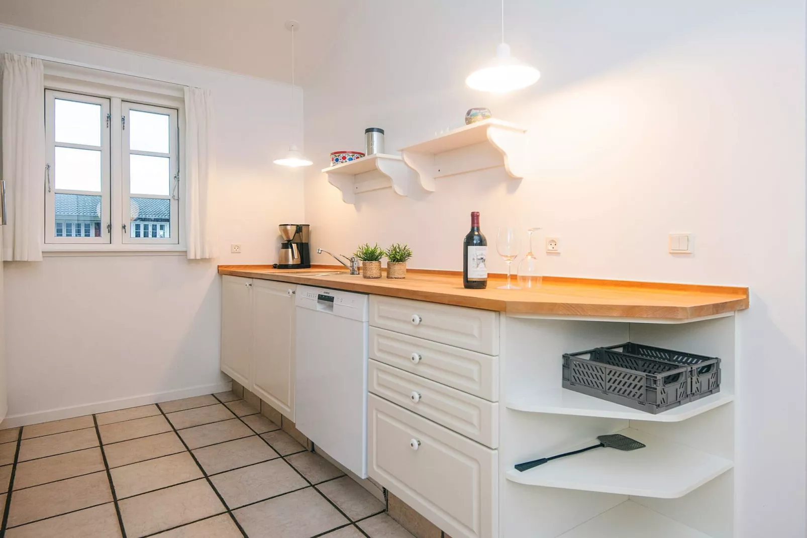 LØJT FERIECENTER-Binnen