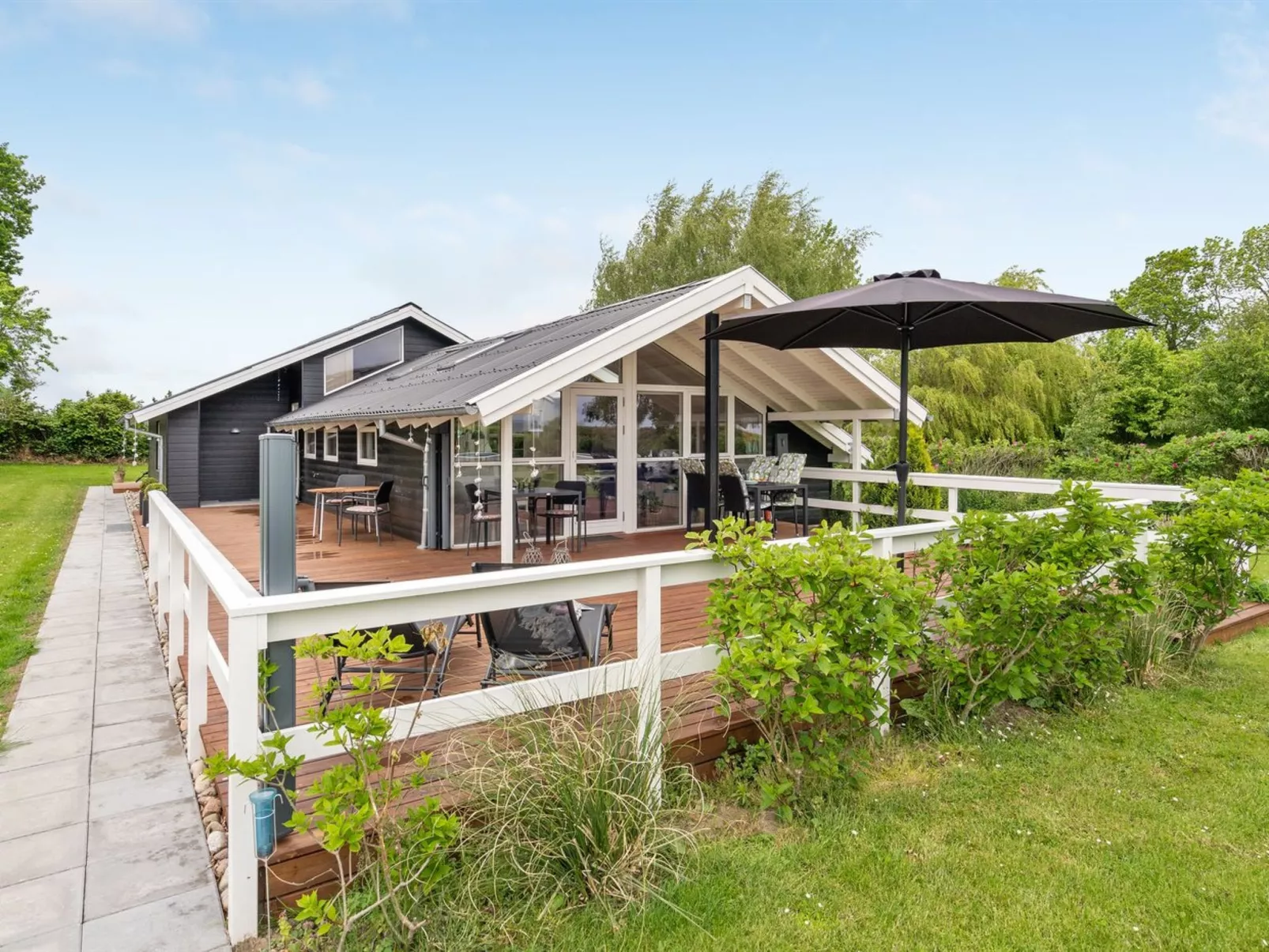 "Flicka" - 275m from the sea-Buiten