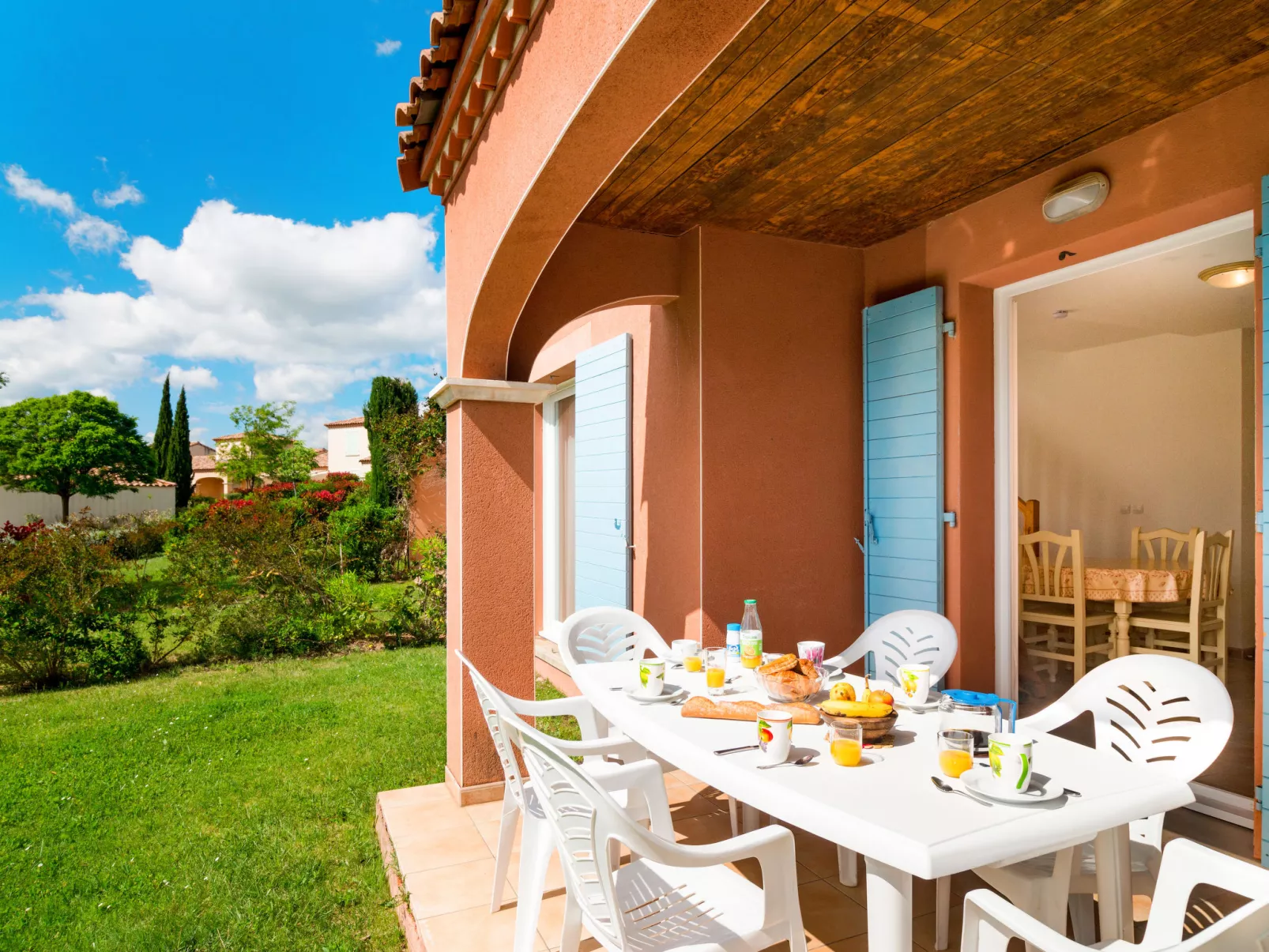 Port Minervois-Buiten