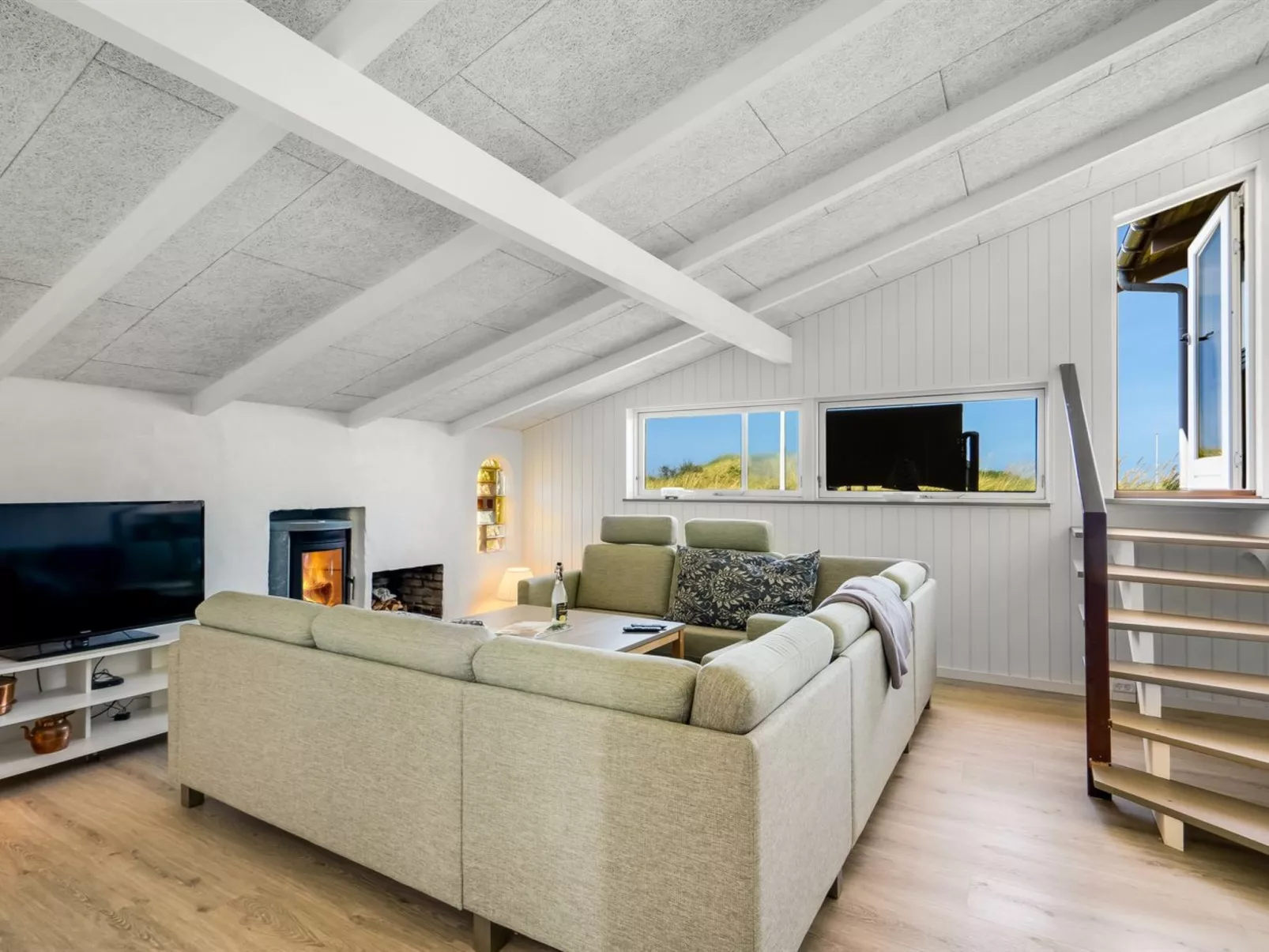 "Senija" - 334m from the sea - Binnen