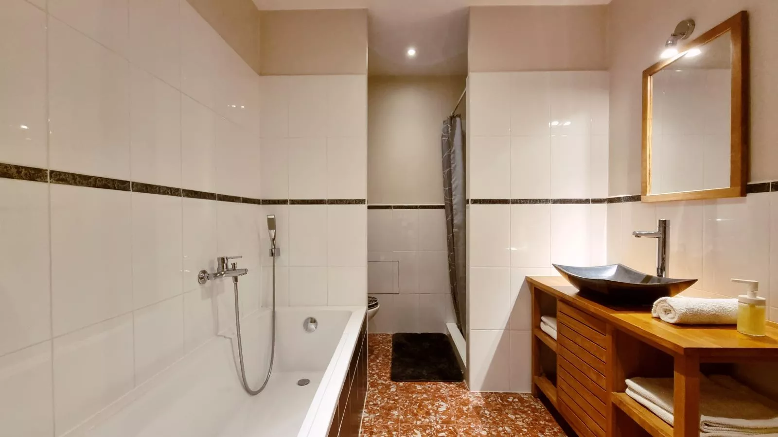 La maison des Vendangeurs 6-Badkamer