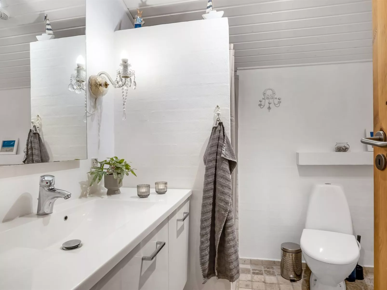 "Felicia" -  from the sea - Binnen