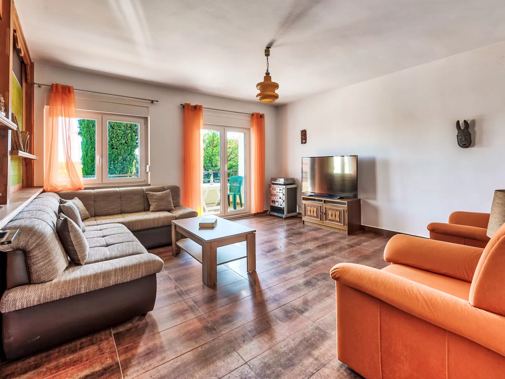 Villa mit Garten, Grill und Terrasse - Binnen