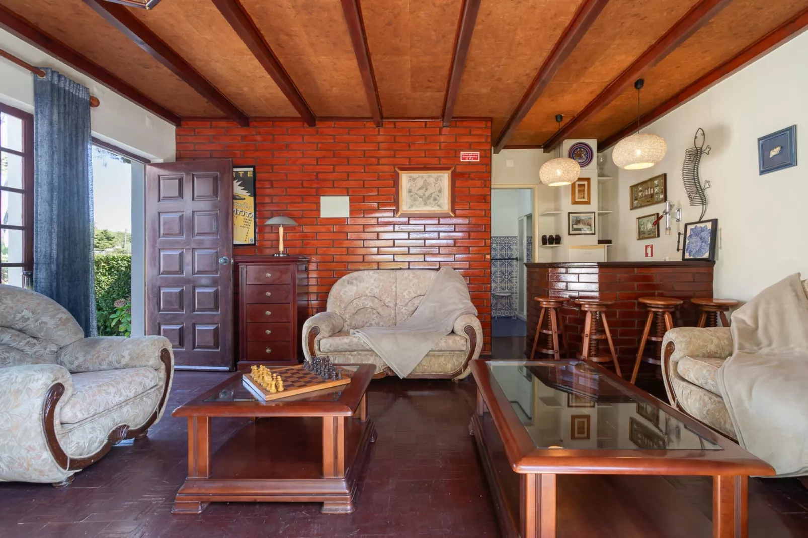 Charming  House and Terrace By Gt House-Woonkamer