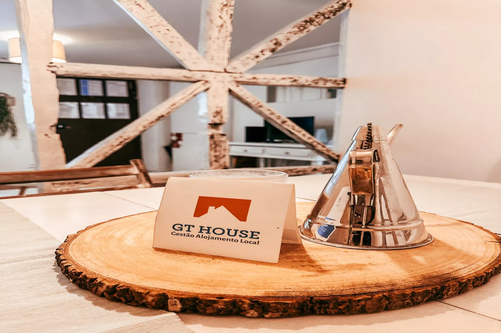 Typical Lisbon Apartment By Gt House-Eetkamer