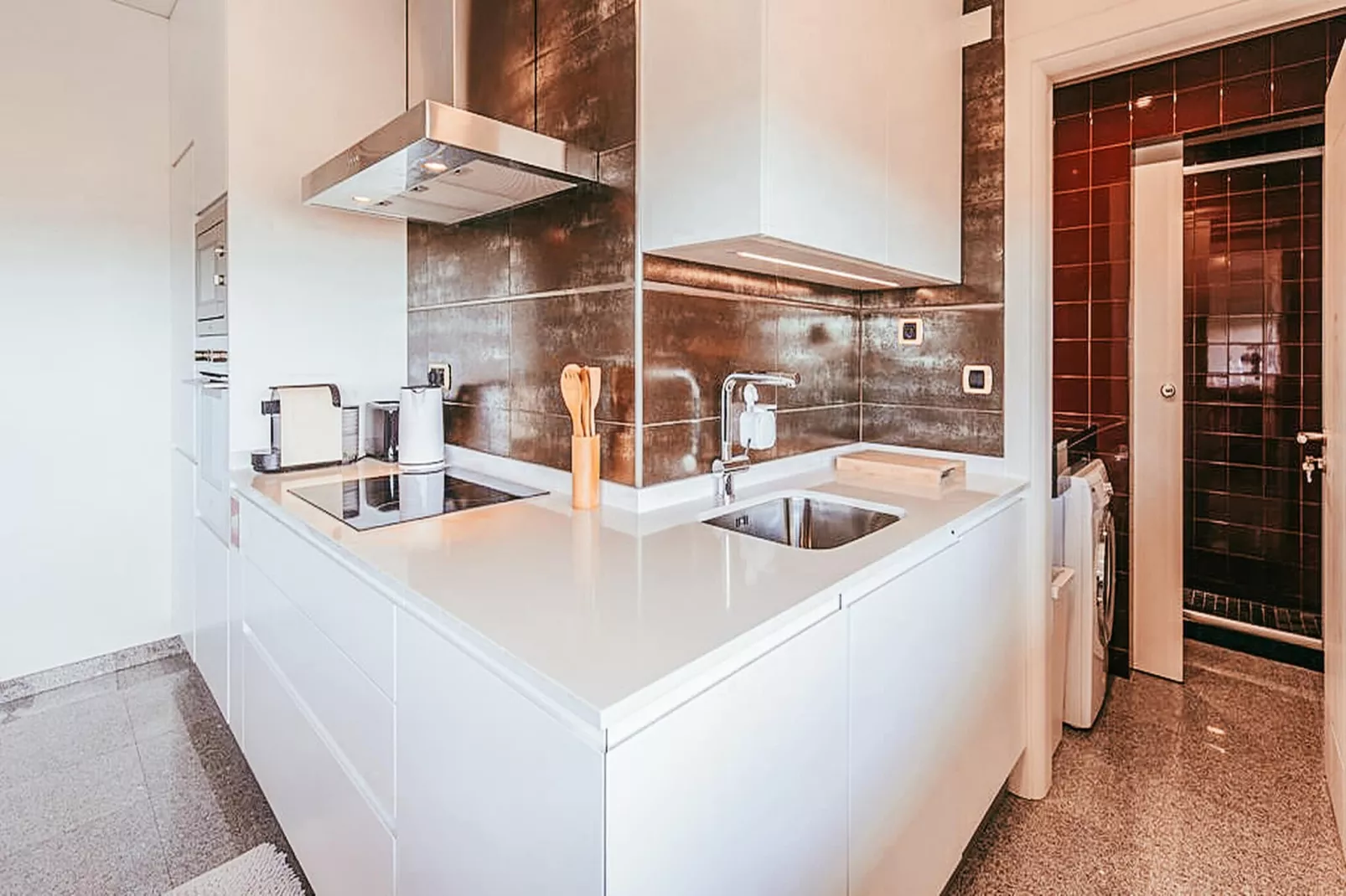 Trendy Apartment River View By Gthouse - Keuken