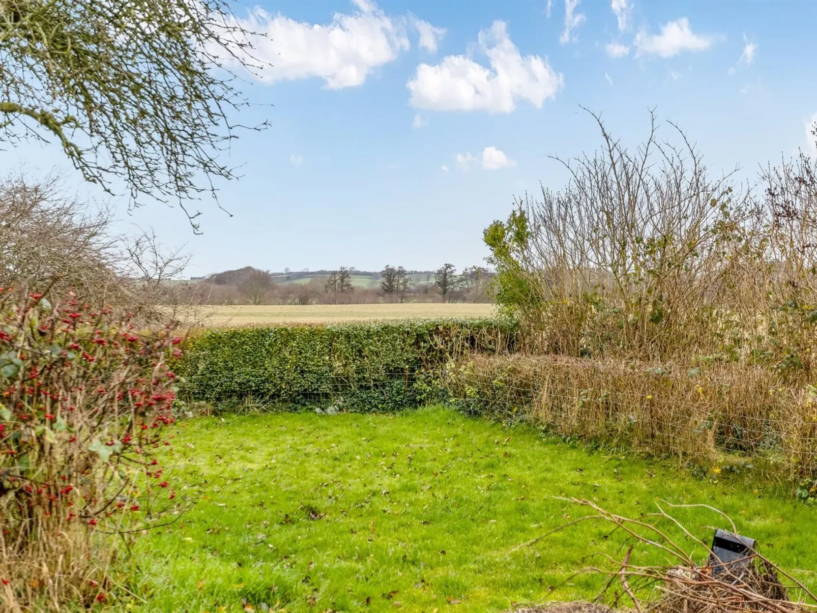 "Yorik" - 1.6km from the sea-Buiten