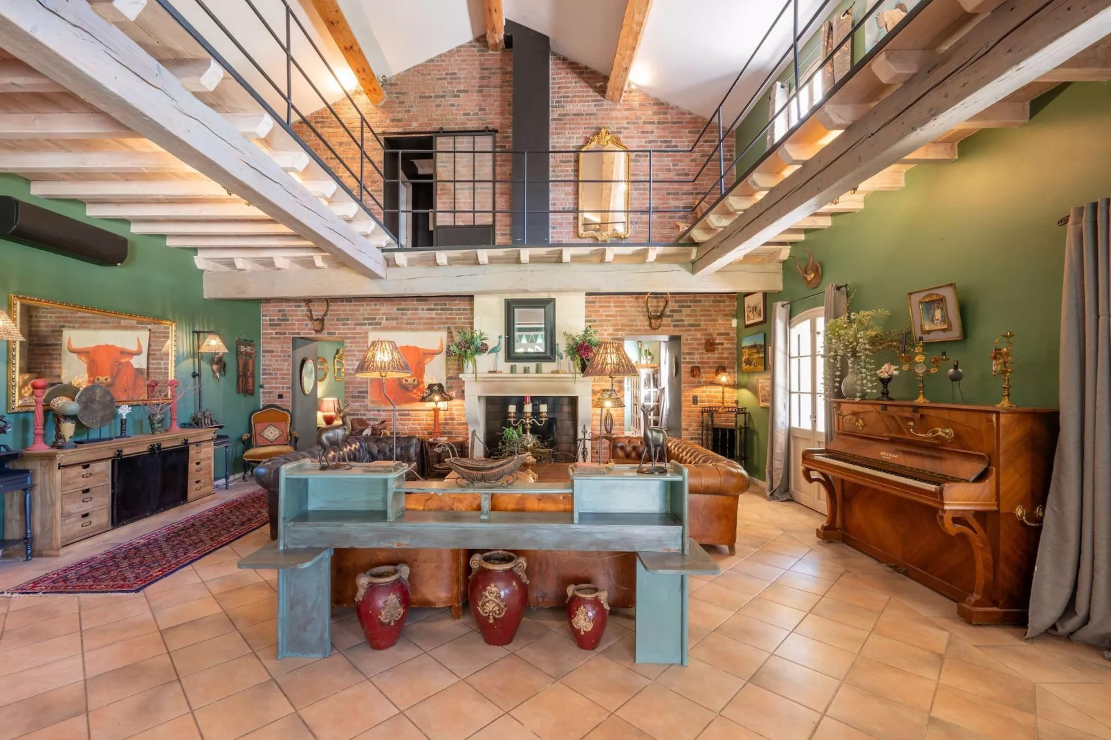 Grand Mas climatisé Arles-Woonkamer