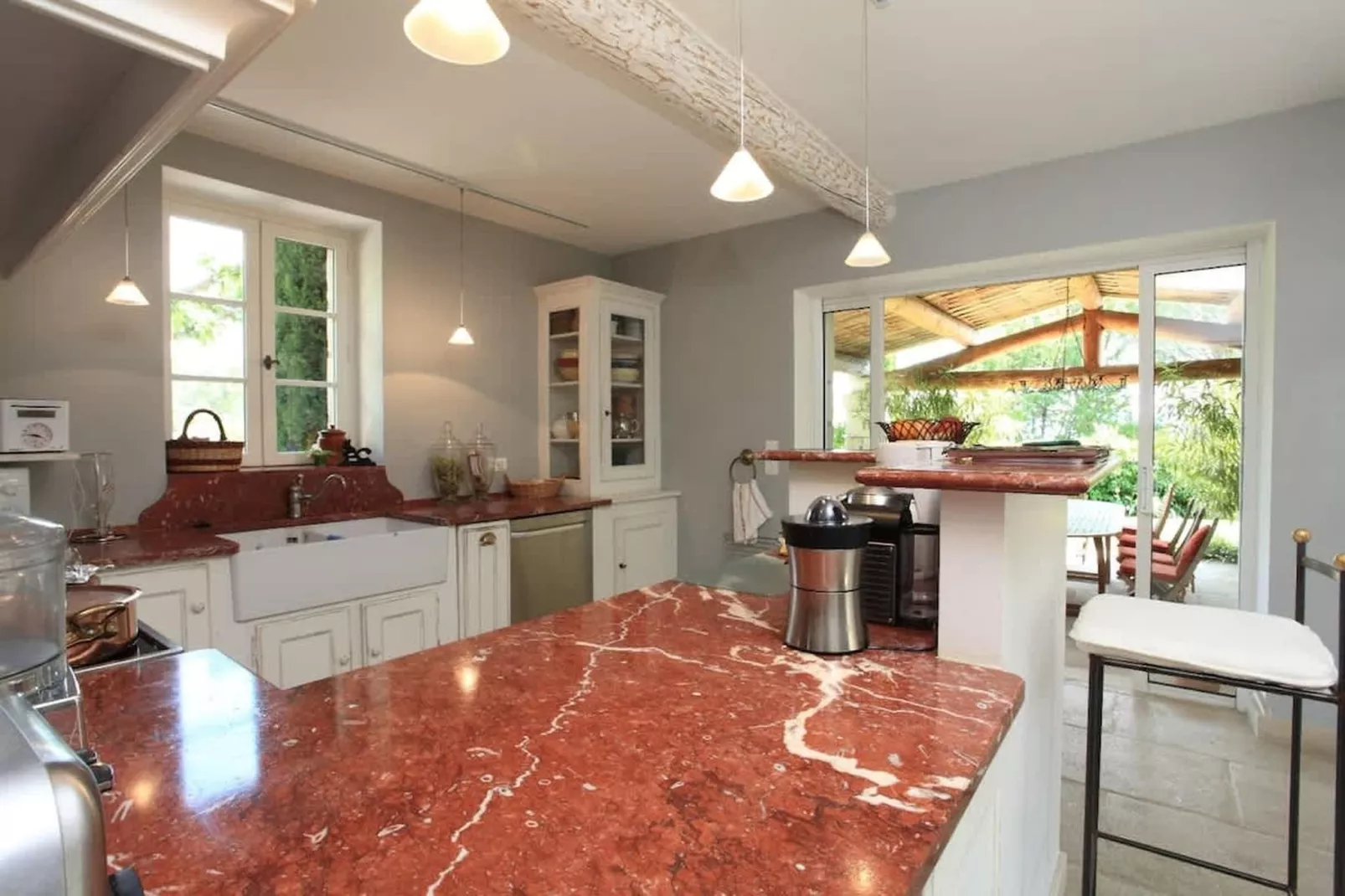 Bastide avec piscine 3 terrasses dans un écrin de verdure-Eetkamer