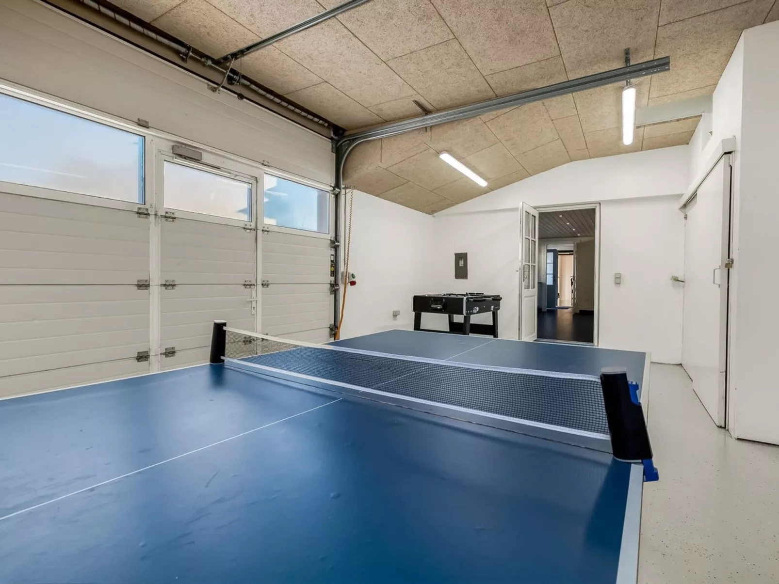 "Pauna" - 2.5km from the sea - Binnen