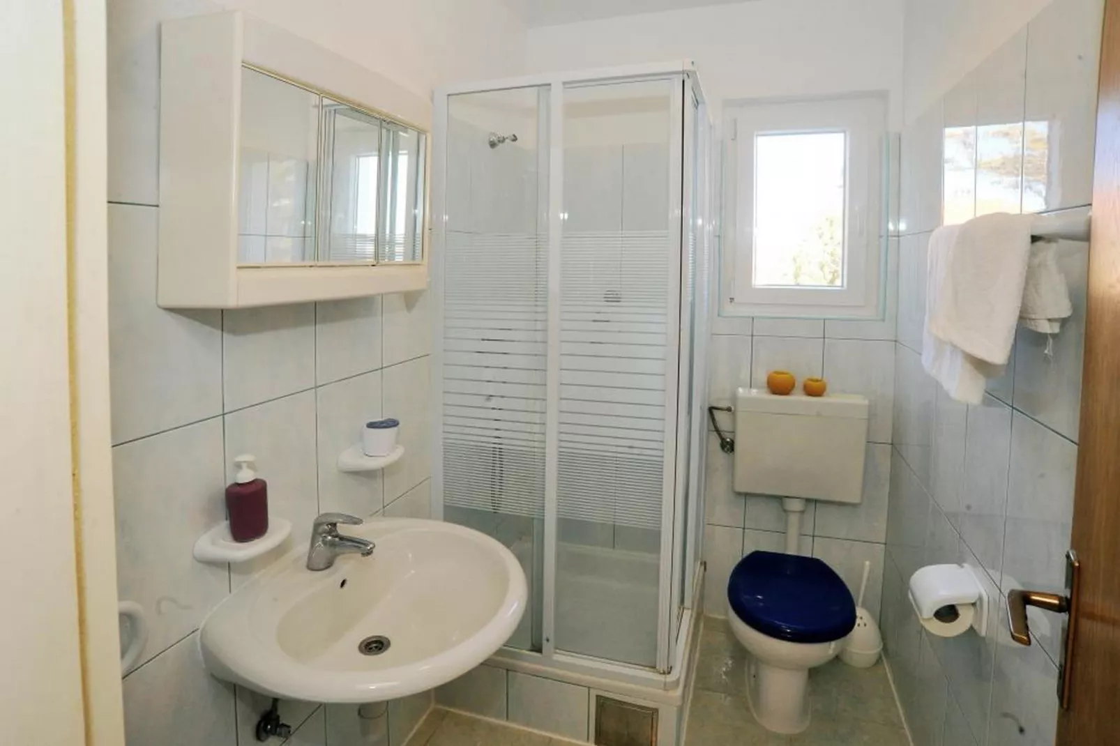 Apartments Anamarija - One Bedroom Apartment with Balcony (A2+2) 7 - Badkamer
