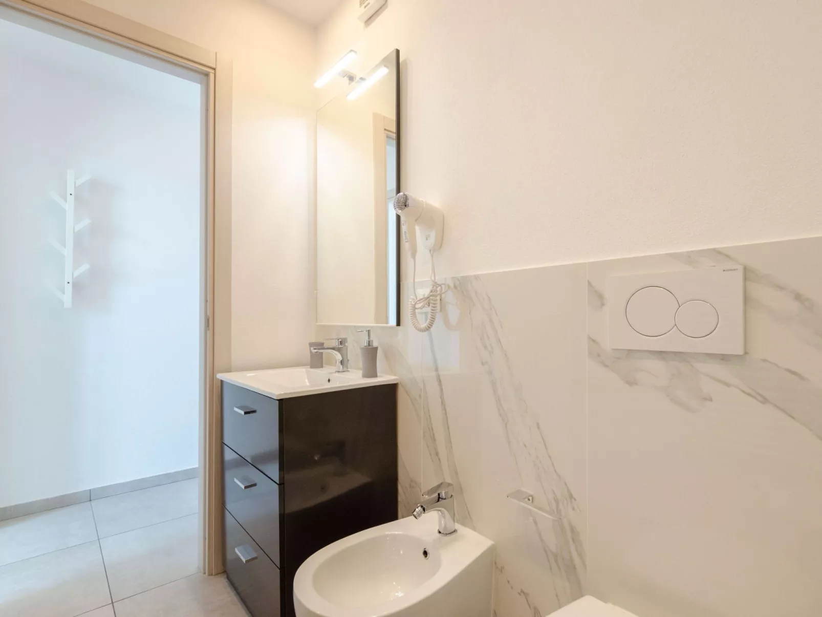 Wohnung mit Meerblick und privater Garage - Image-tags.info