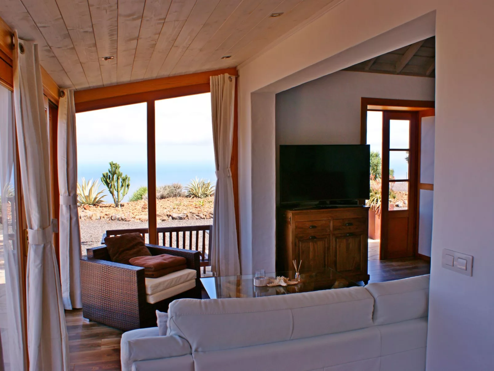 Romantische Ferienvilla mit Infinity-Pool und Panoramameerblick - Image-tags.info