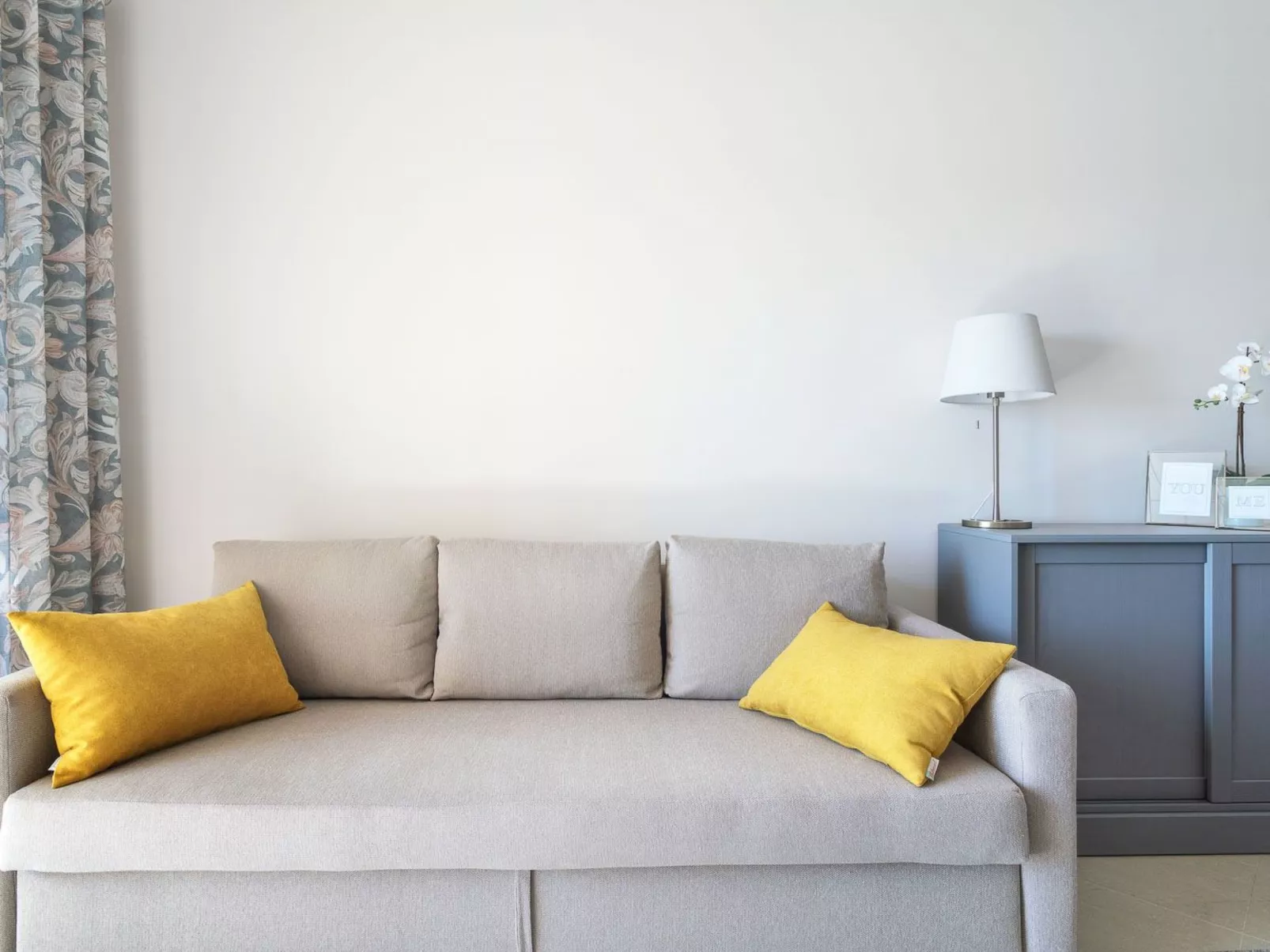 "Elena 2" mit Blick auf das Wasser - Image-tags.info